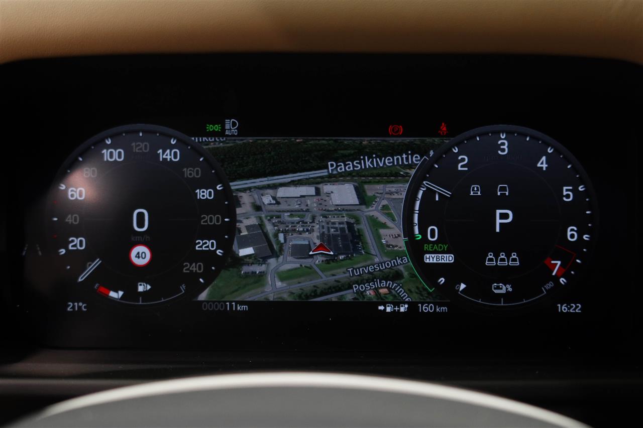 Land Rover Defender 2025