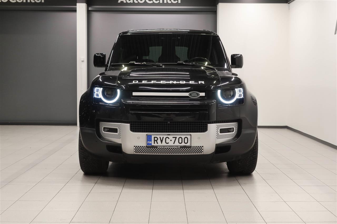 Land Rover Defender 2024
