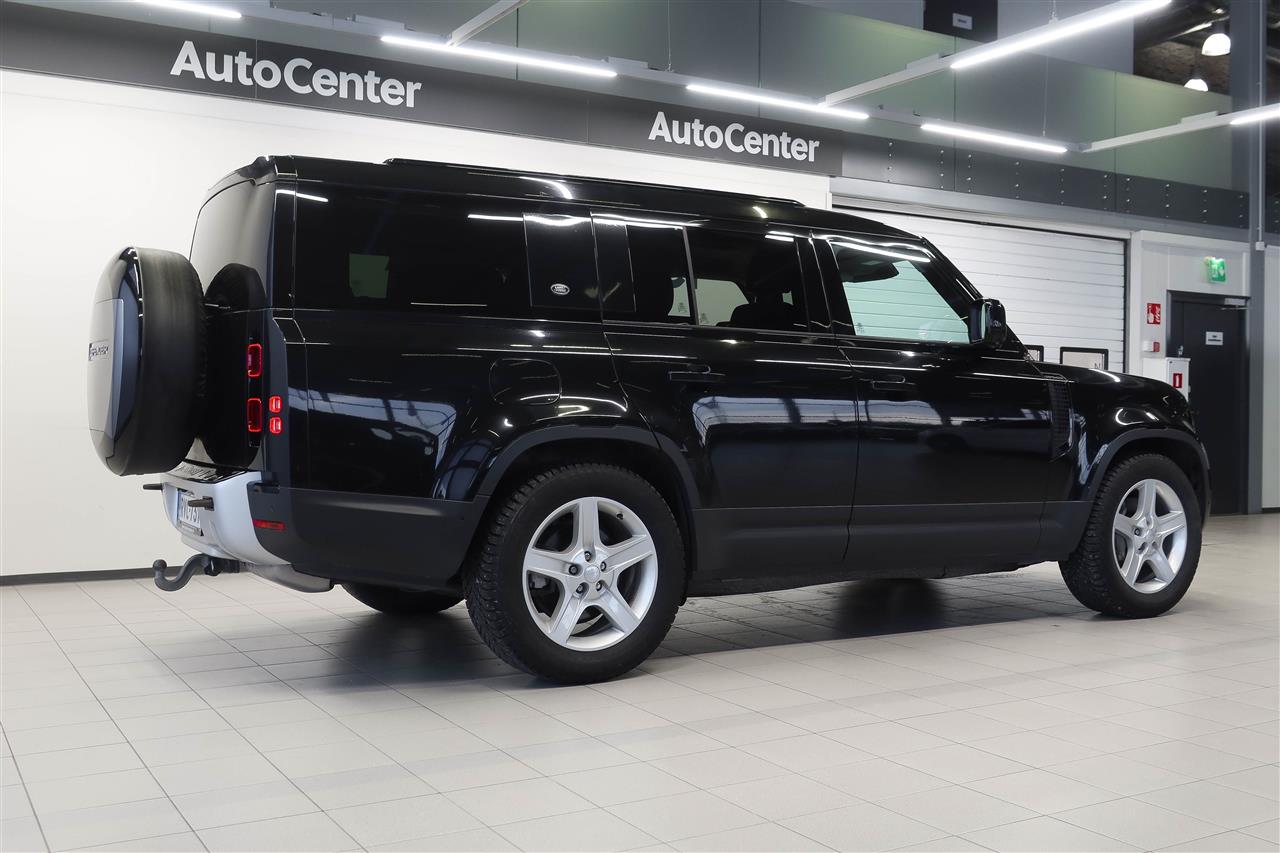 Land Rover Defender 2024