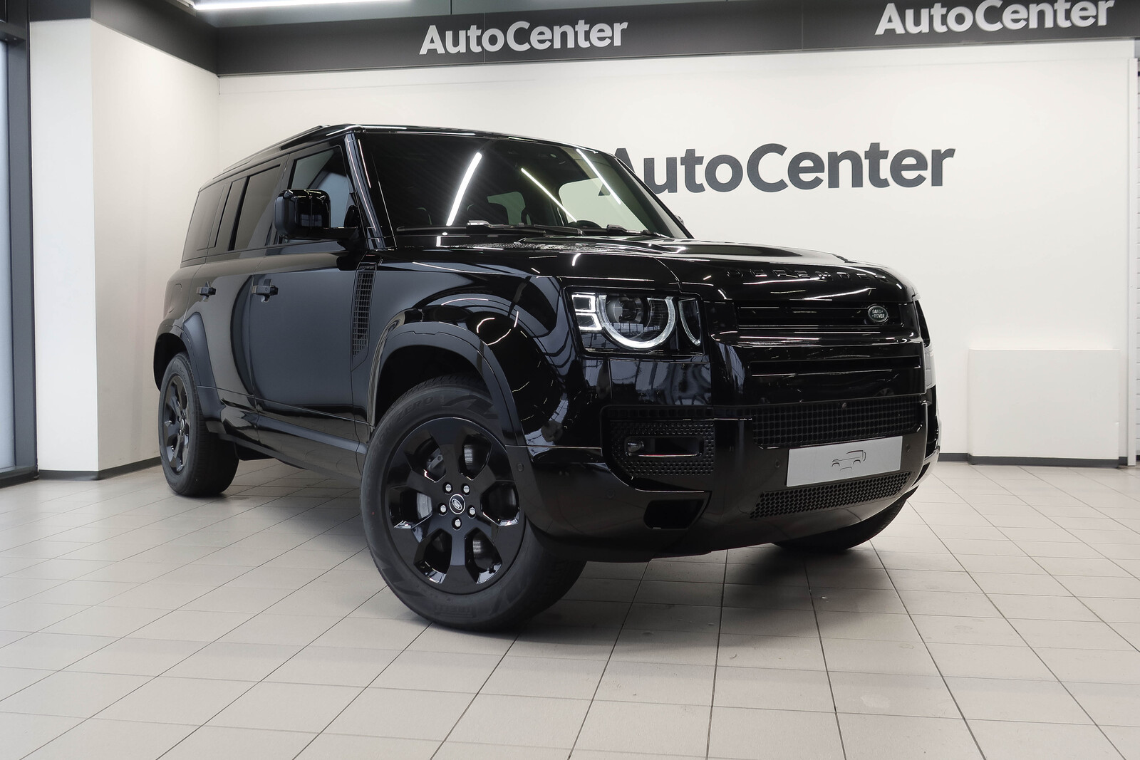 Land Rover Defender 2025