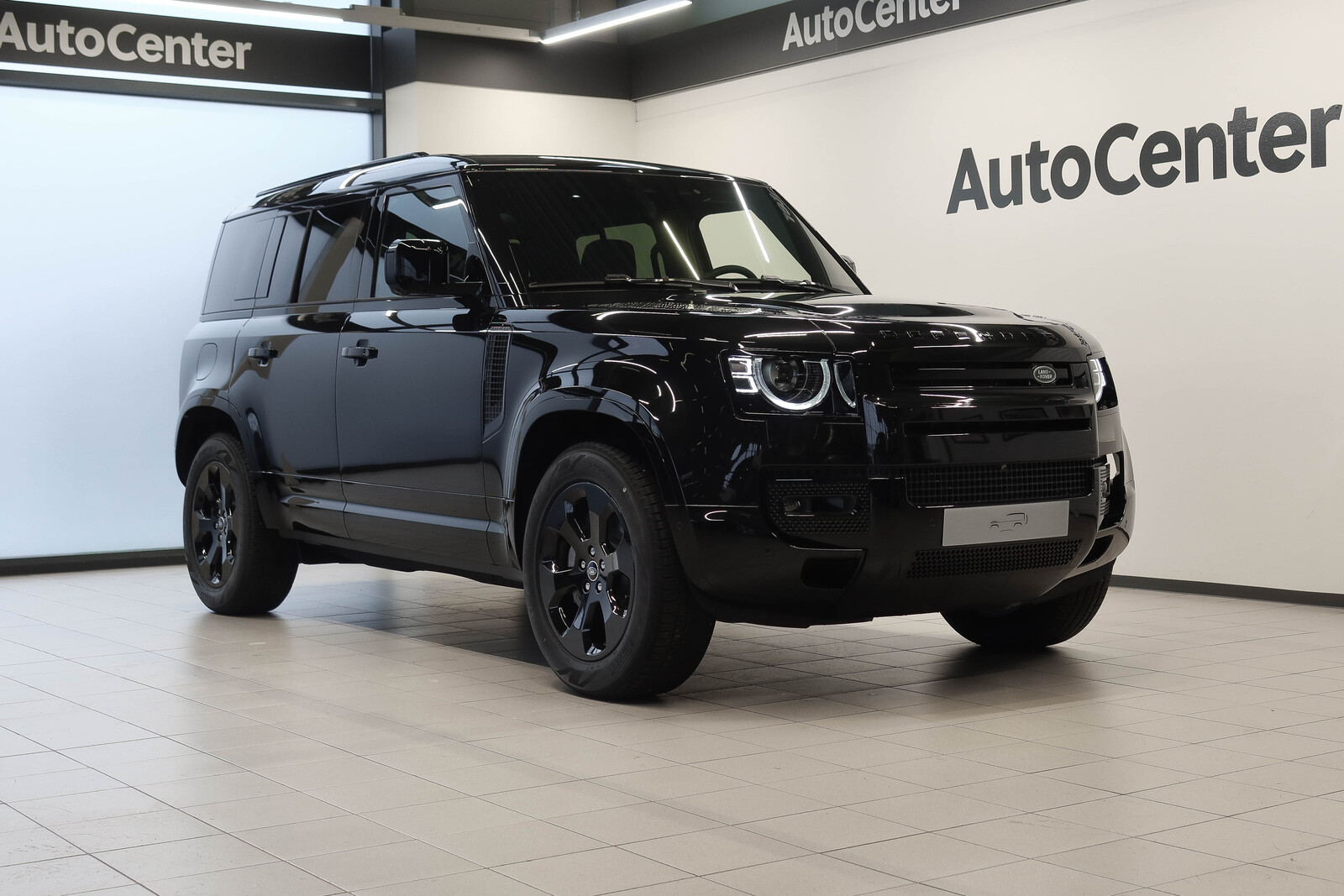 Land Rover Defender 2025