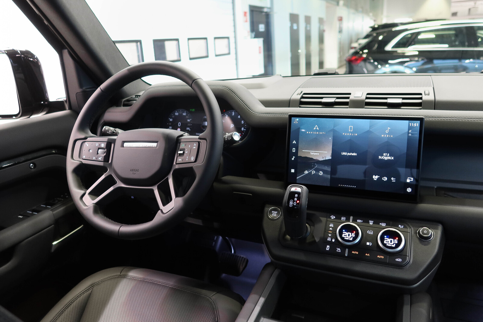 Land Rover Defender 2025