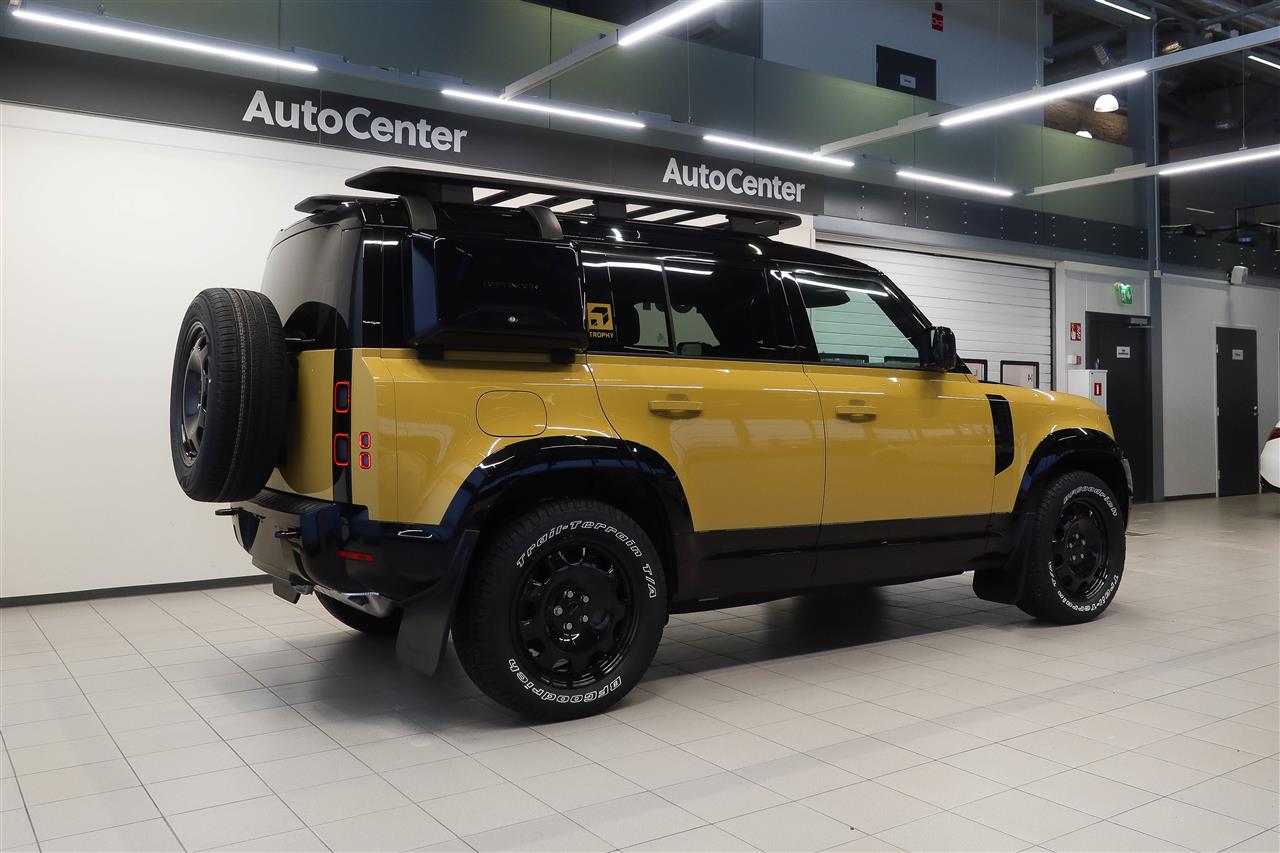 Land Rover Defender 2026