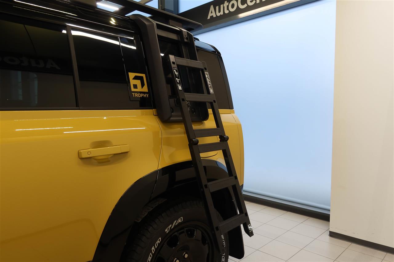 Land Rover Defender 2026