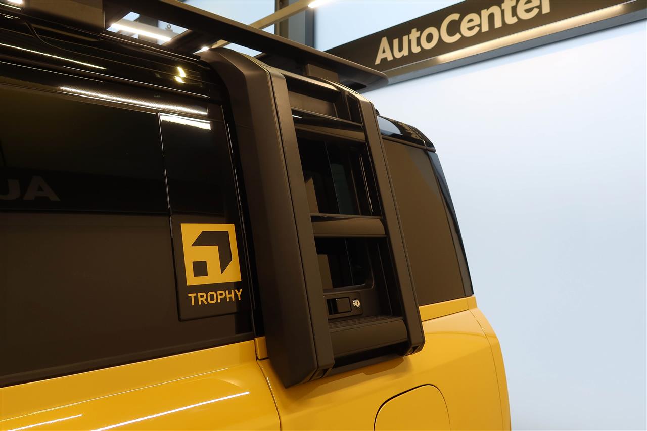 Land Rover Defender 2026