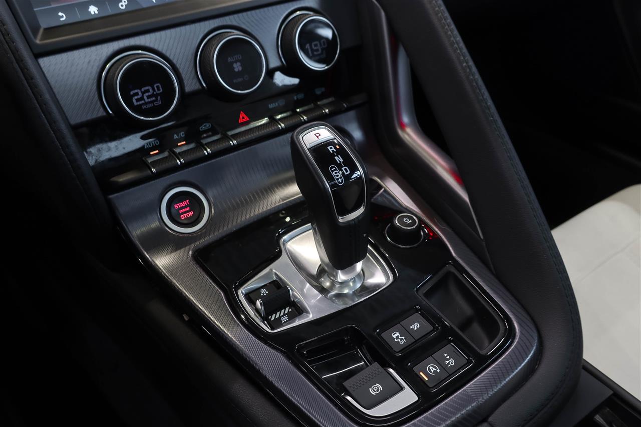 Jaguar F-Type 2021