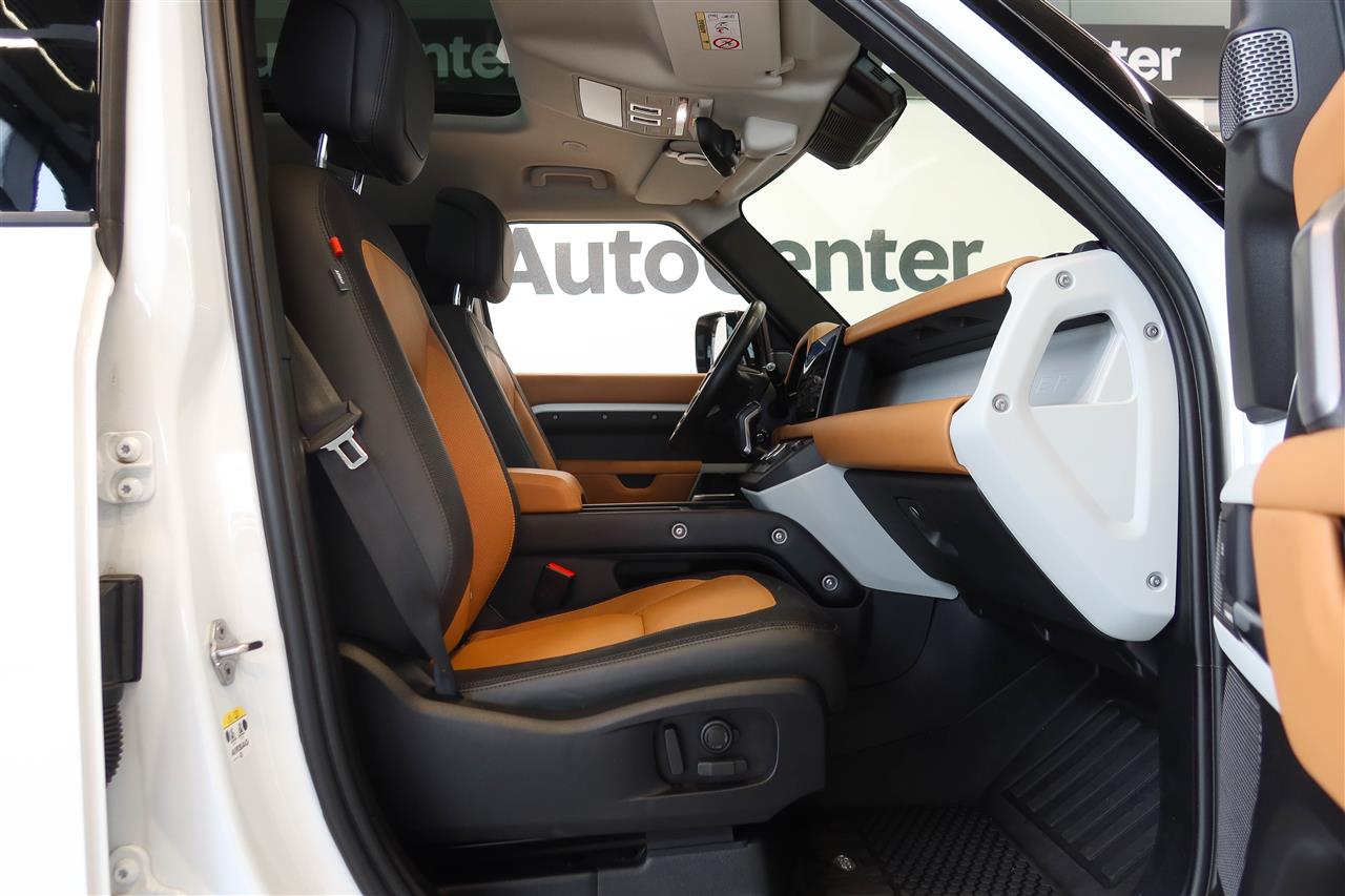 Land Rover Defender 2023