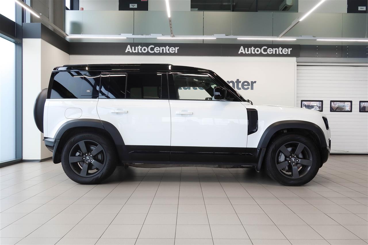 Land Rover Defender 2023