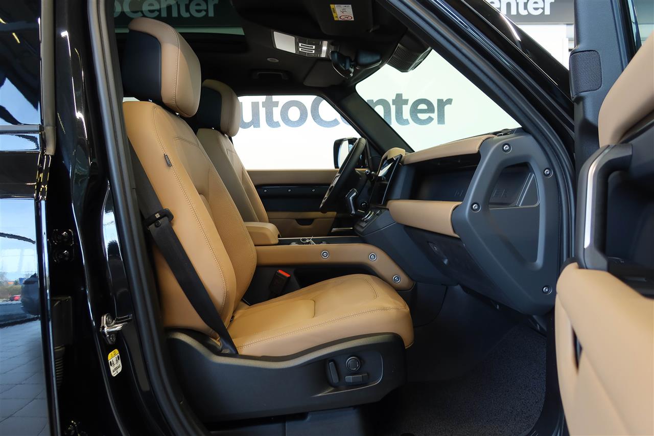 Land Rover Defender 2026