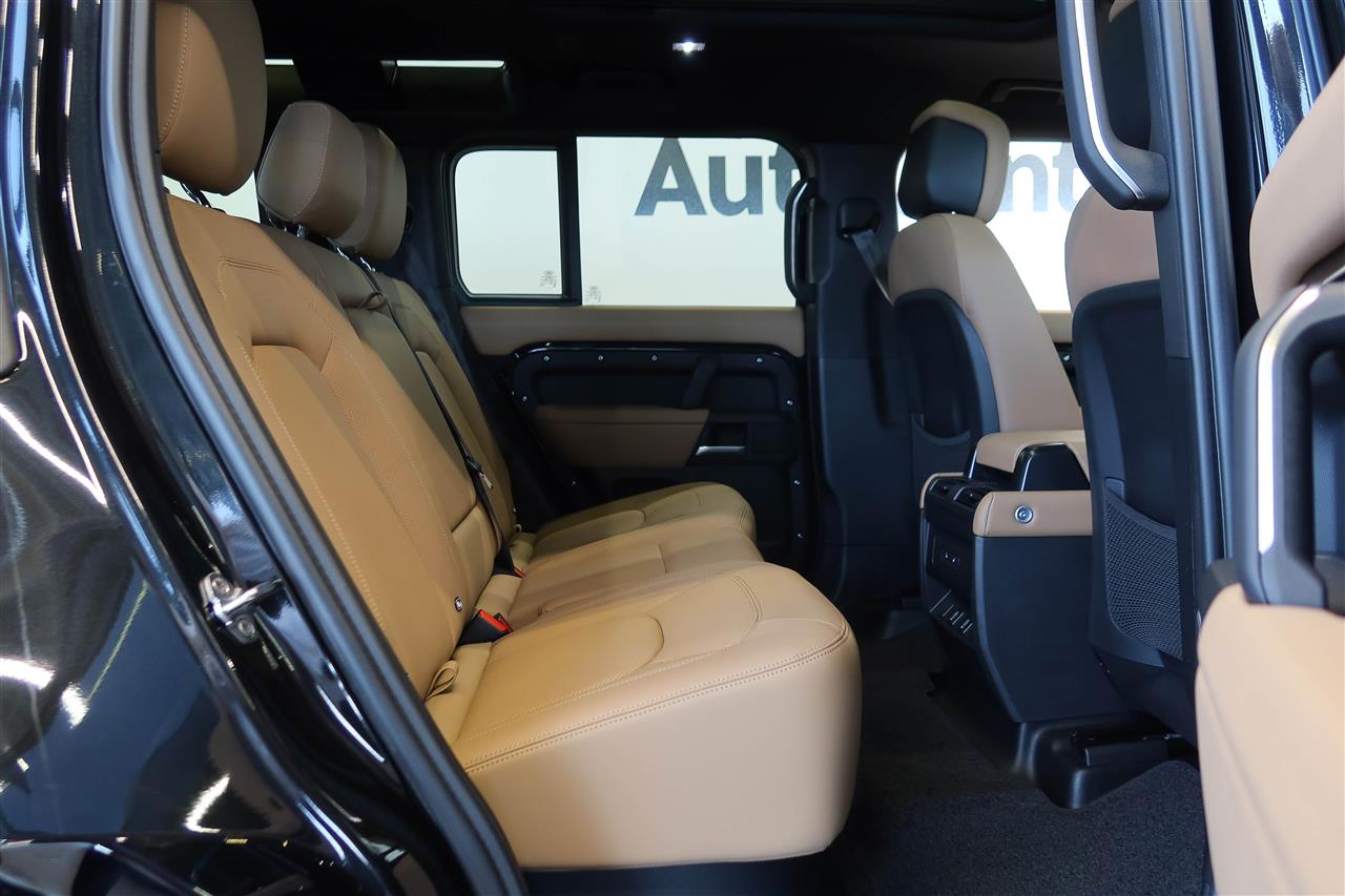 Land Rover Defender 2026