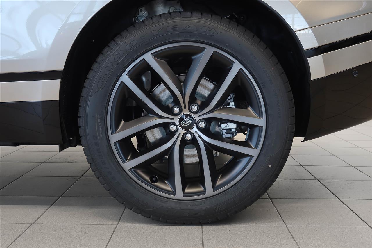 Land Rover Range Rover Velar 2026