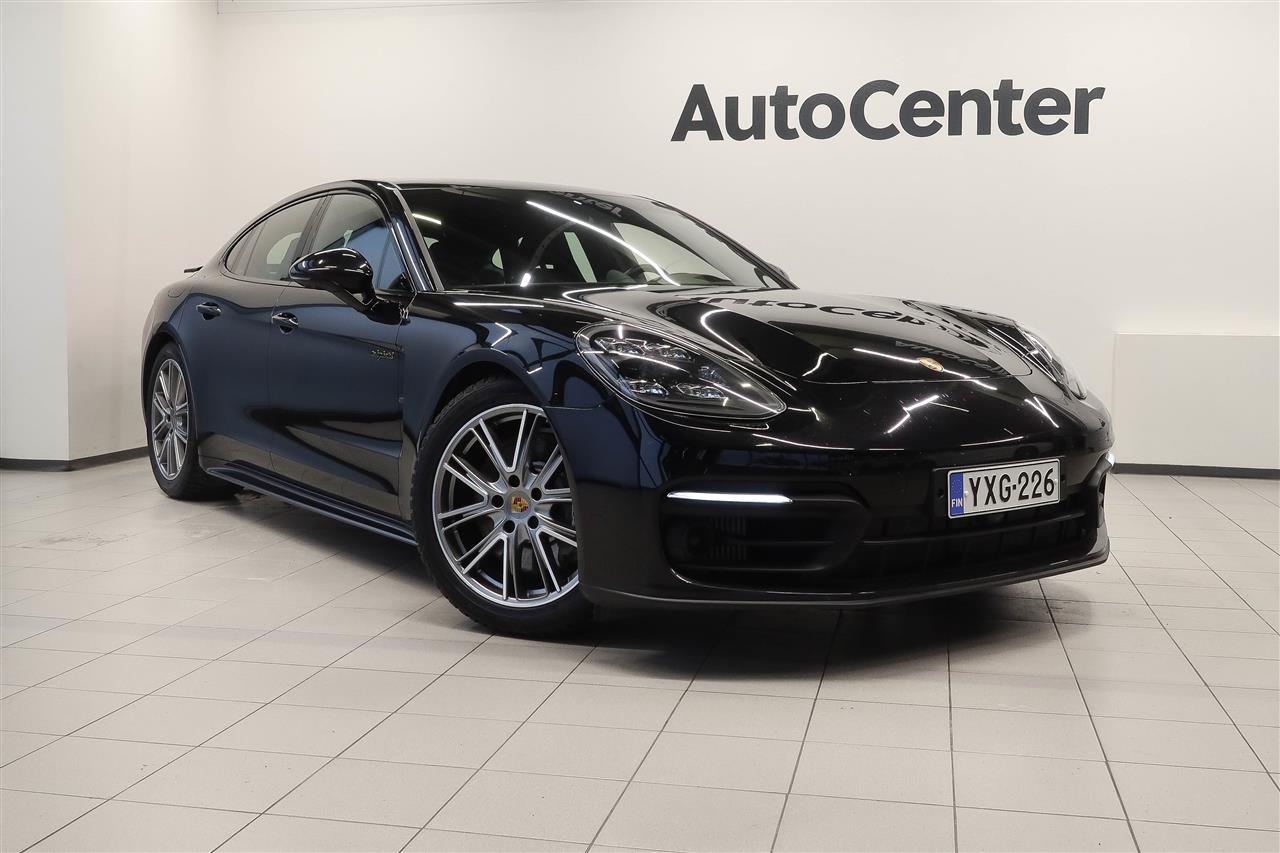 Porsche Panamera 2021