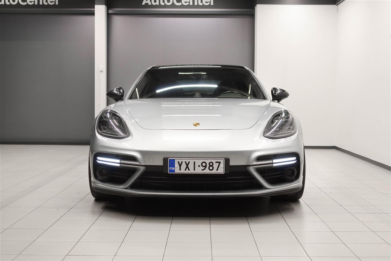 Porsche Panamera 2019