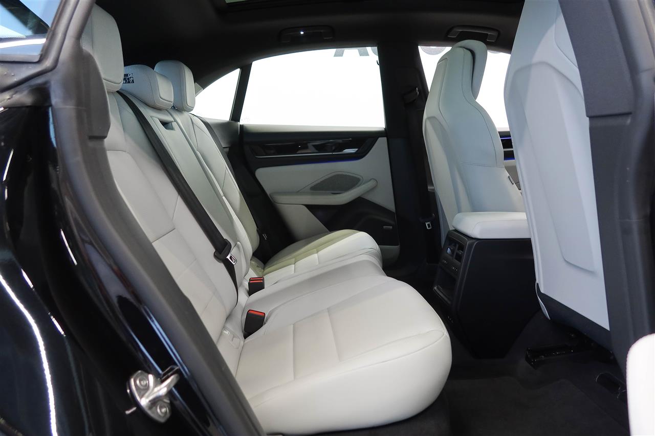 Porsche Macan 2025