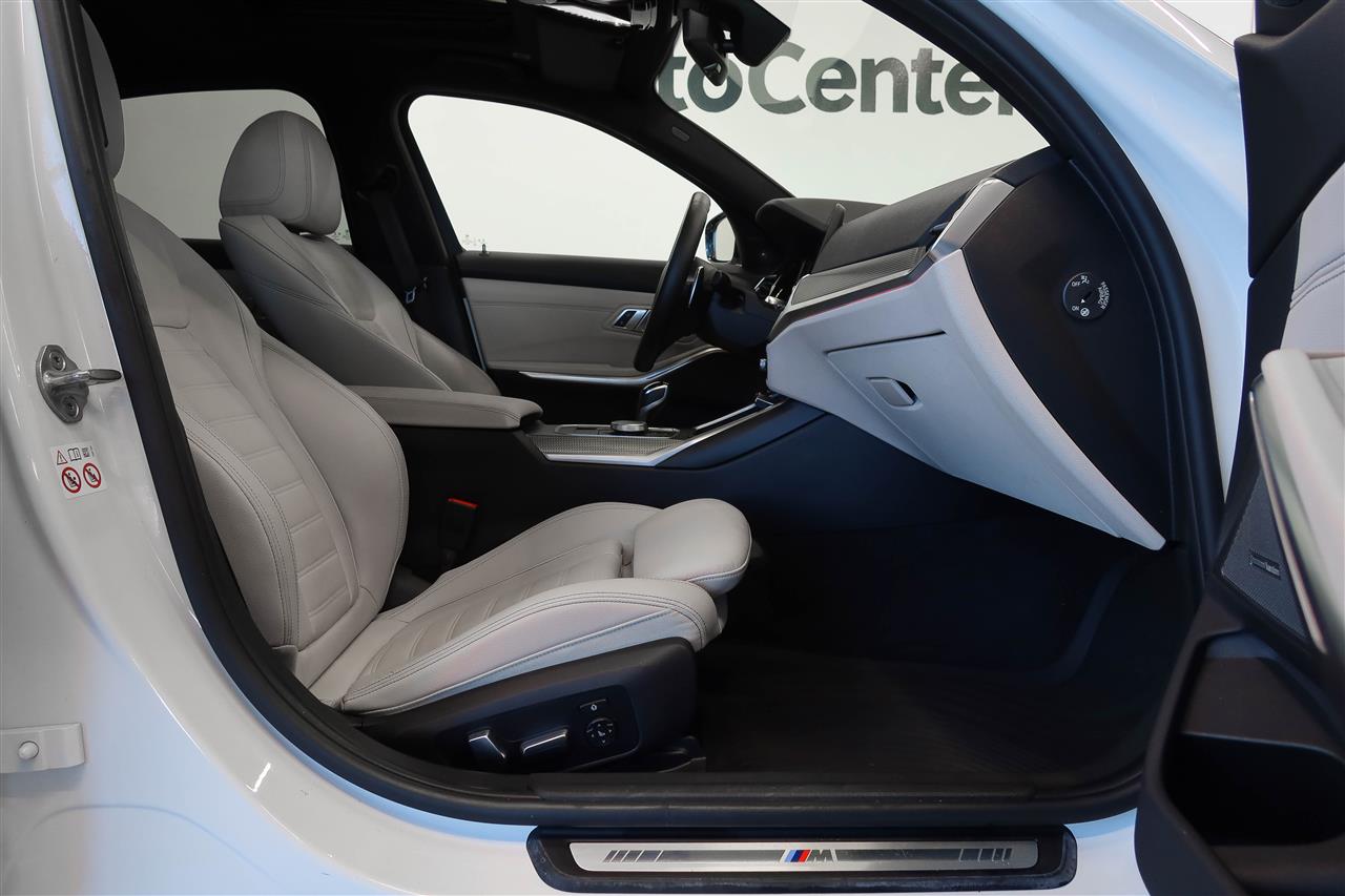 BMW 330 2019
