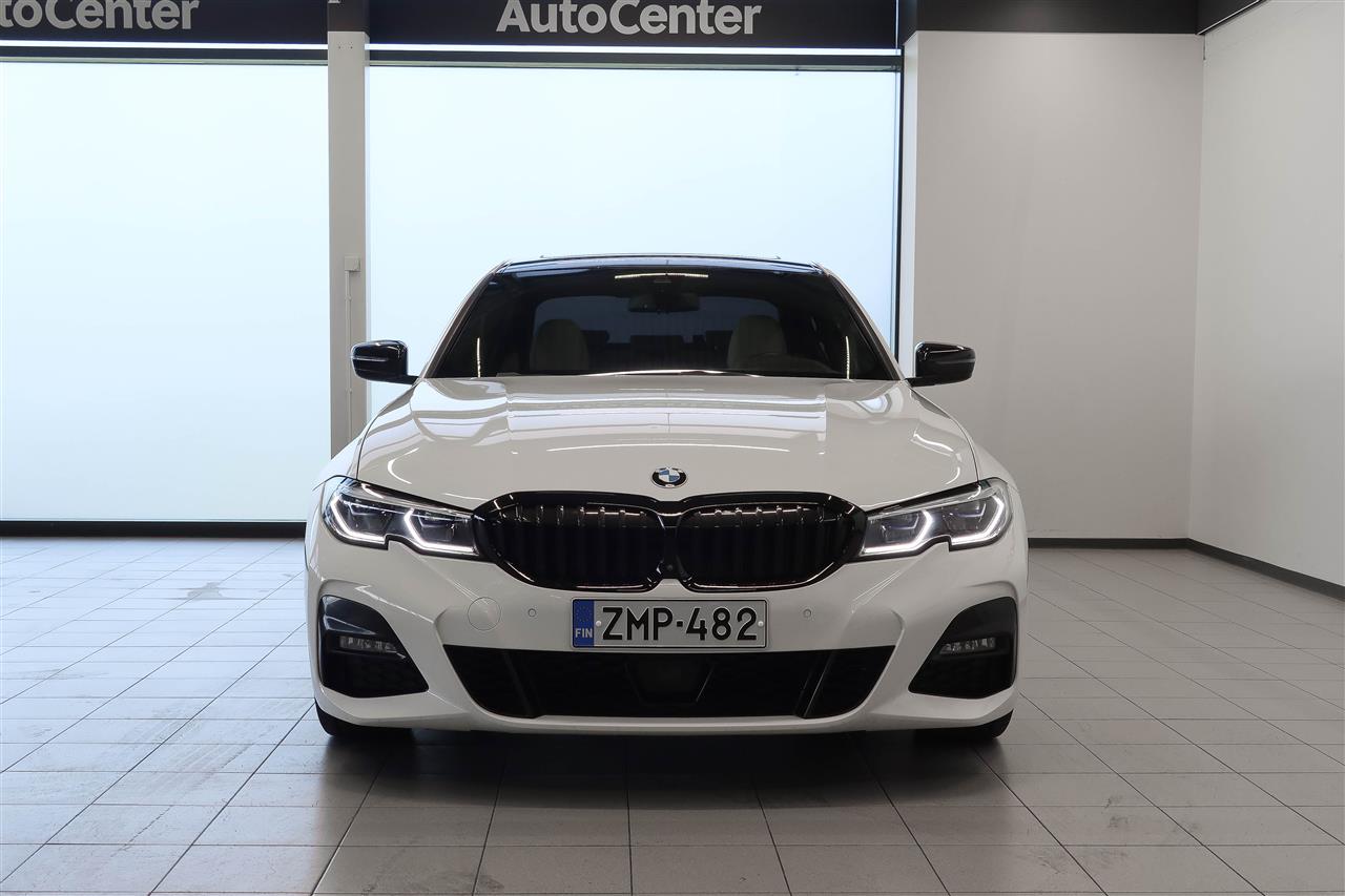 BMW 330 2019