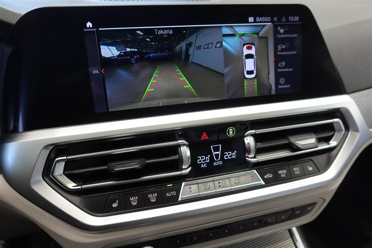 BMW 330 2019