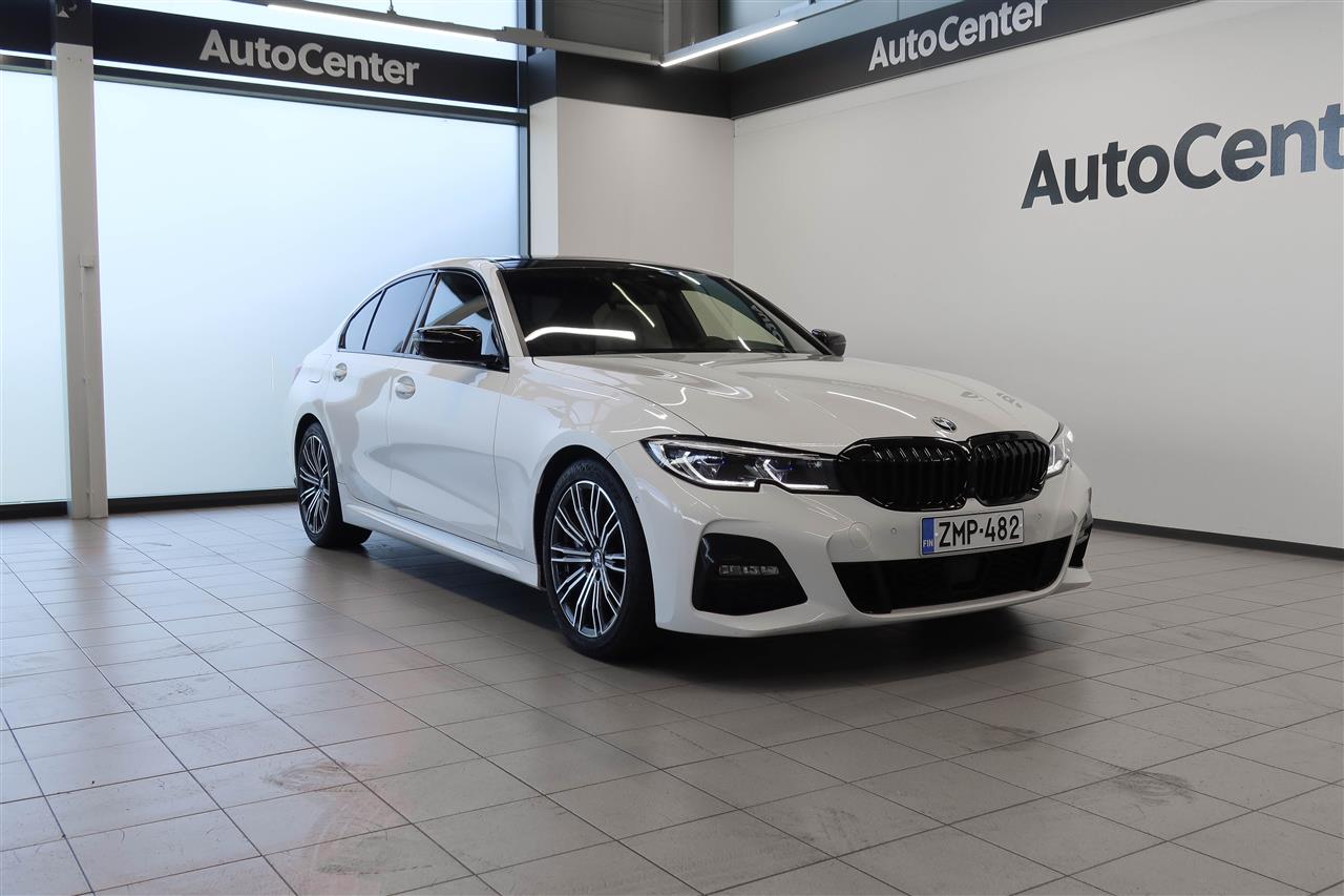 BMW 330 2019