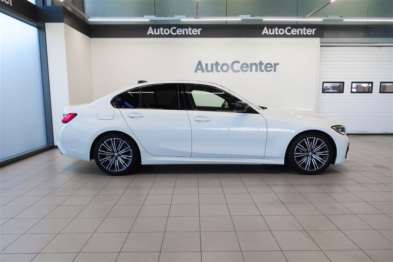 BMW 330 2019