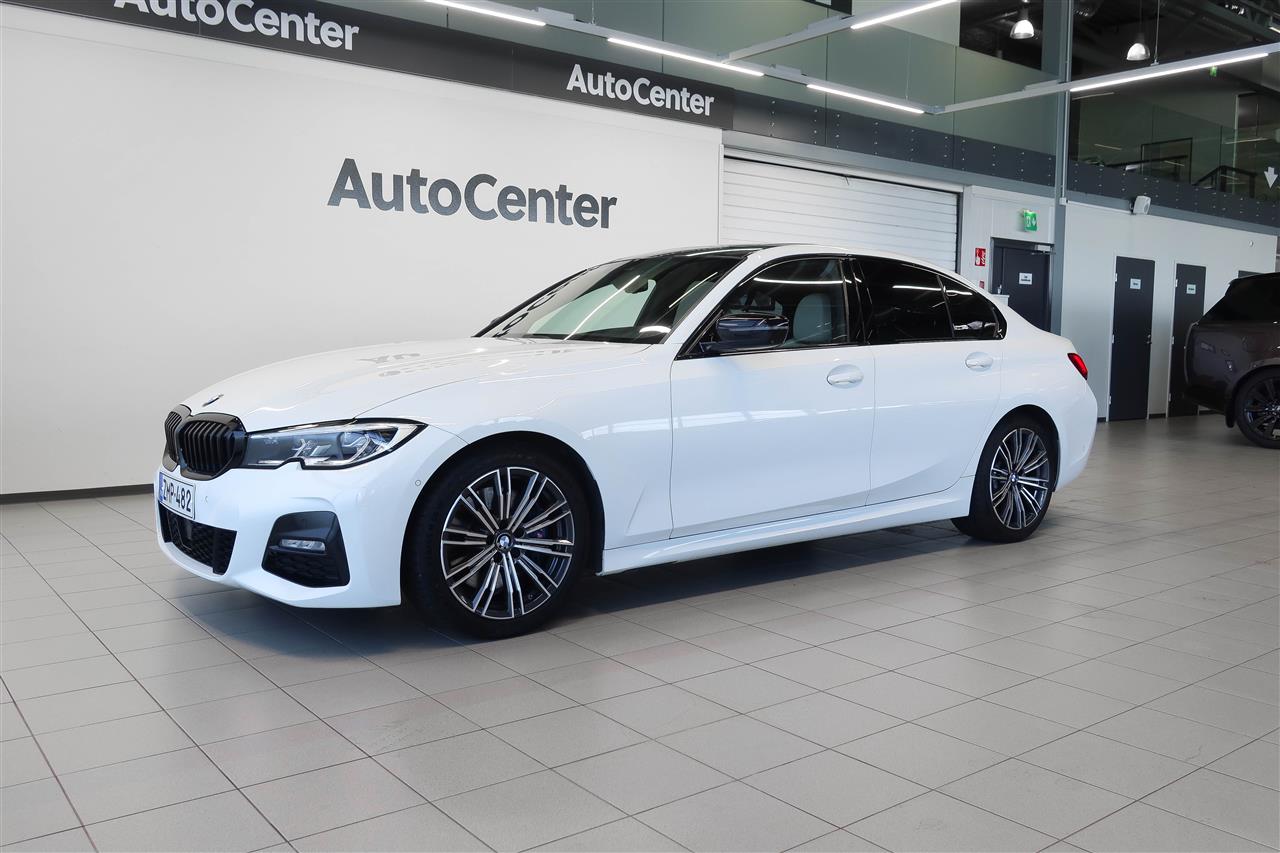 BMW 330 2019