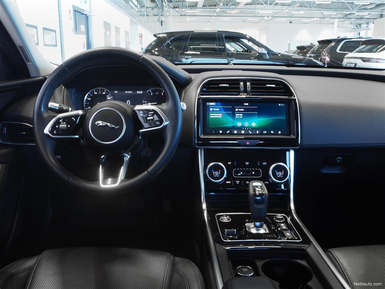 Jaguar XE 2020