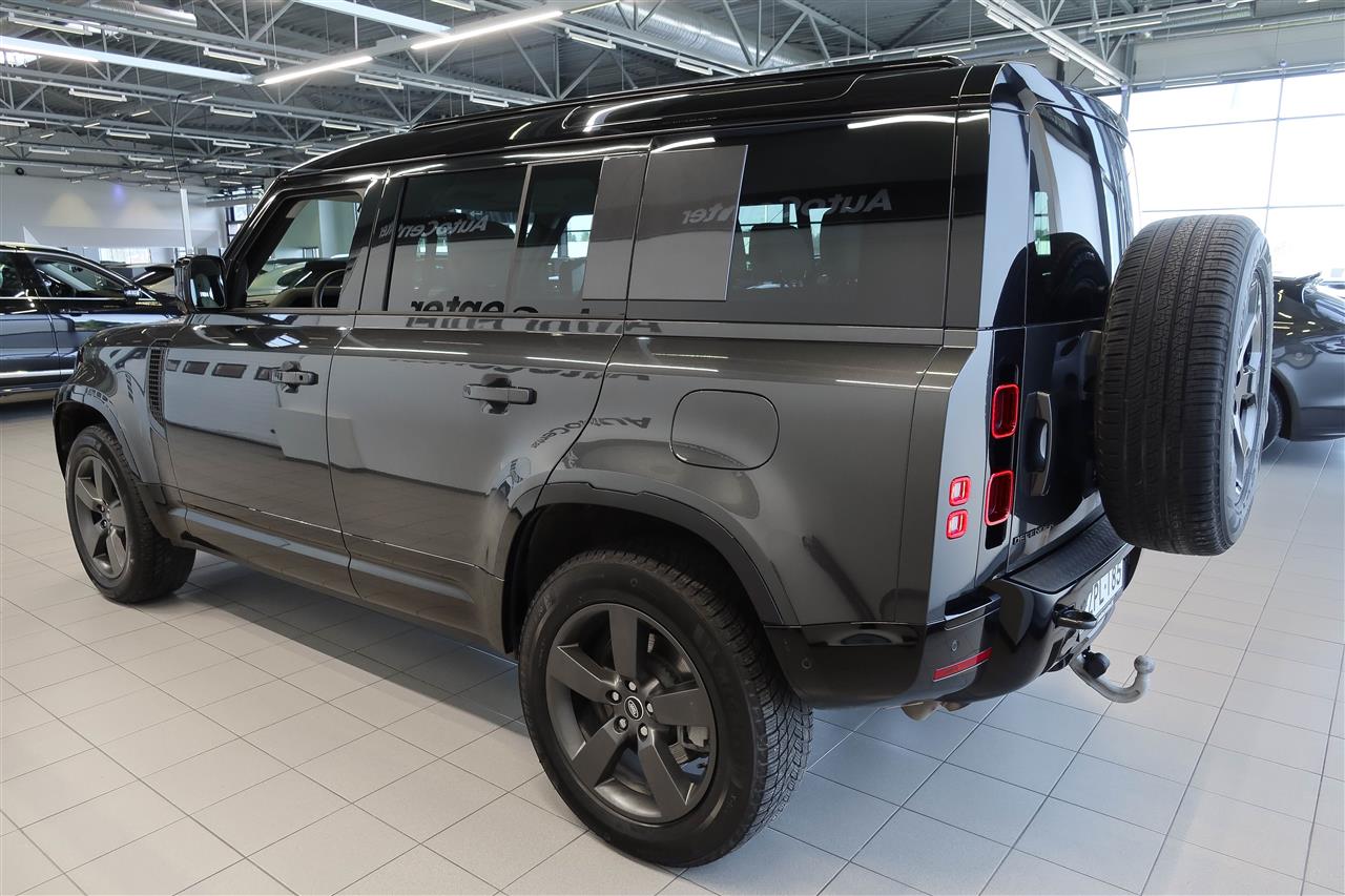 Land Rover Defender 2025