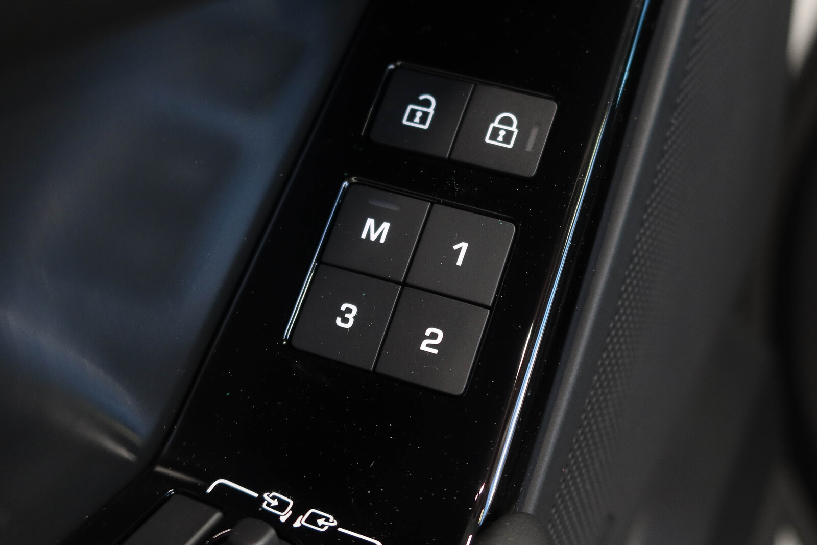 Land Rover Range Rover Velar 2026