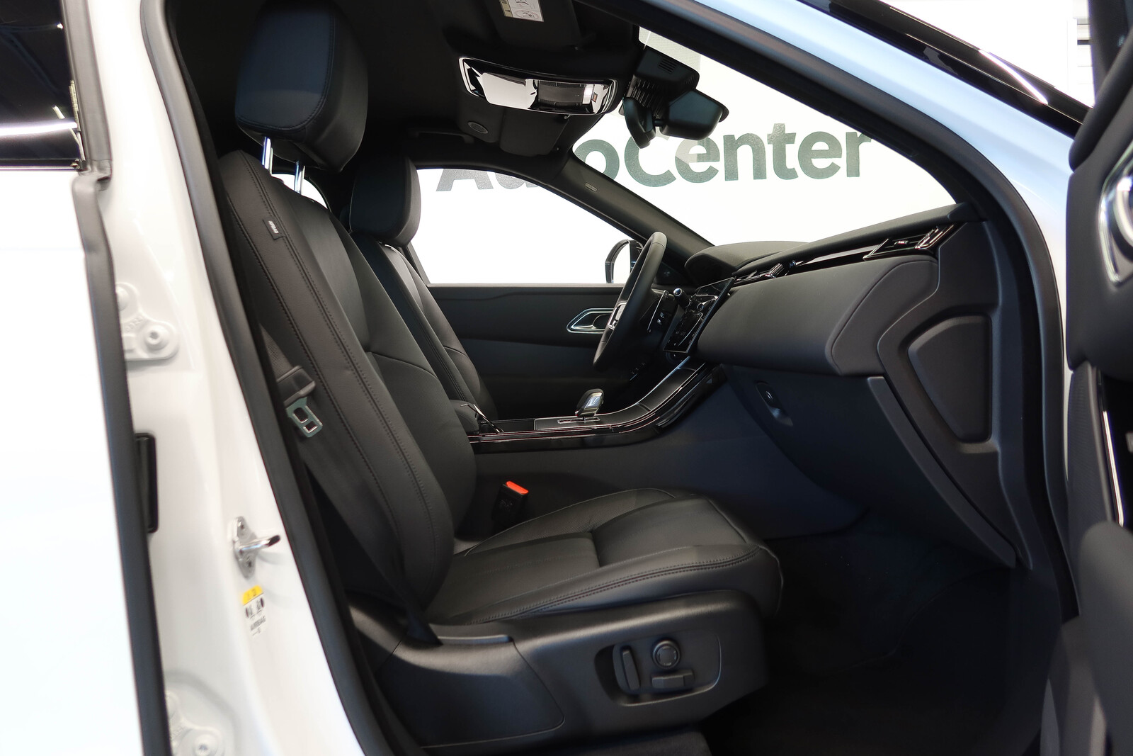 Land Rover Range Rover Velar 2026