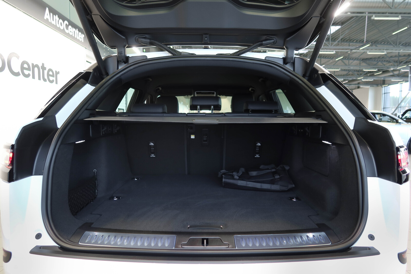 Land Rover Range Rover Velar 2026