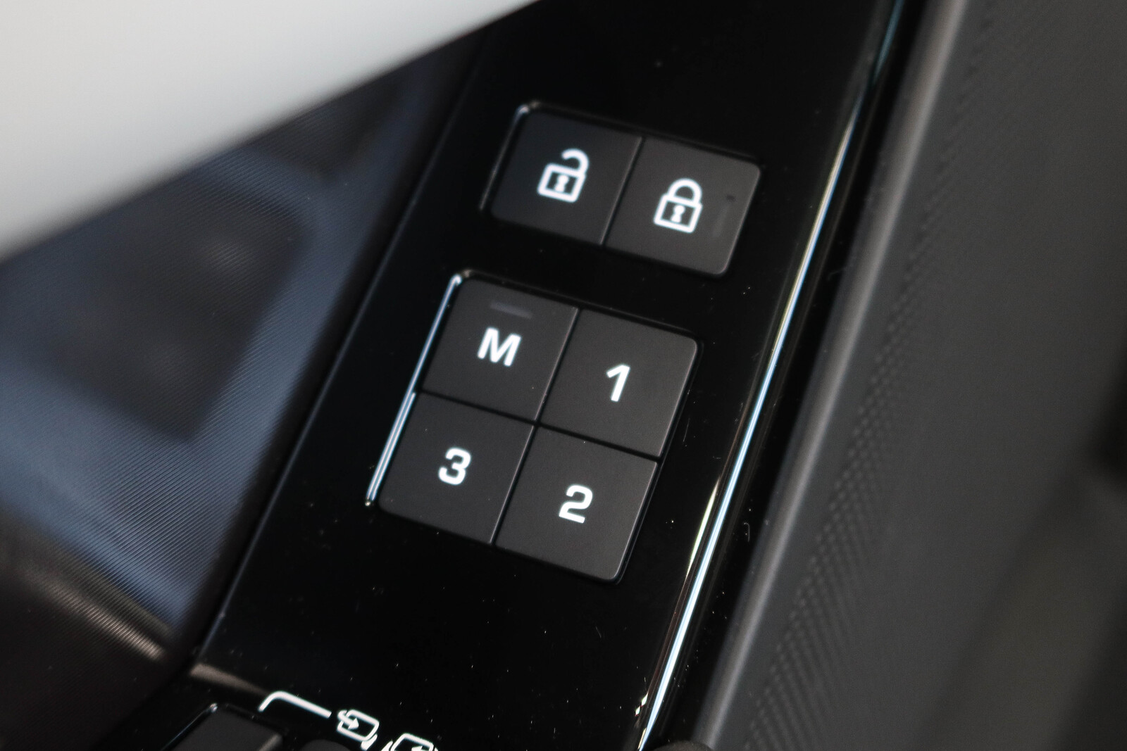 Land Rover Range Rover Velar 2026