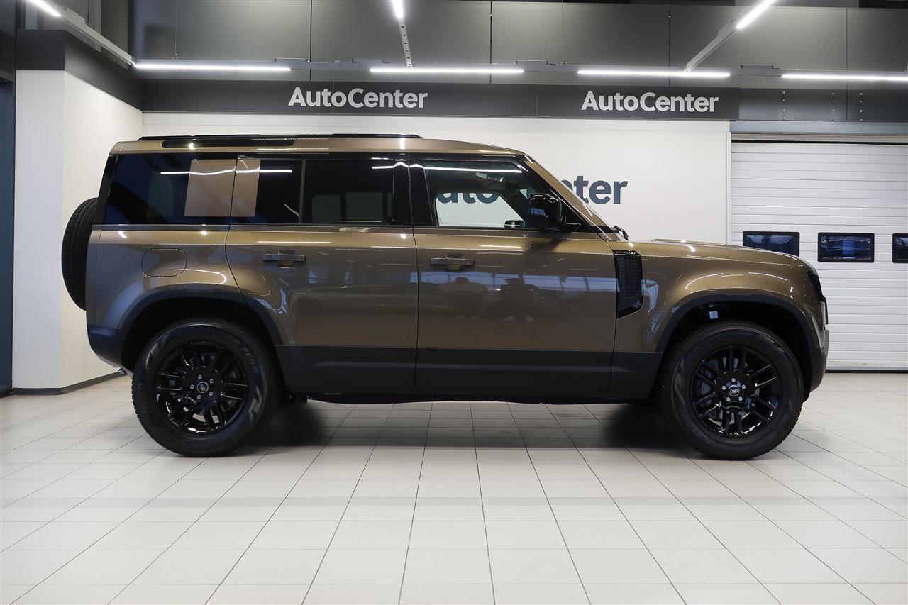 Land Rover Defender 2025