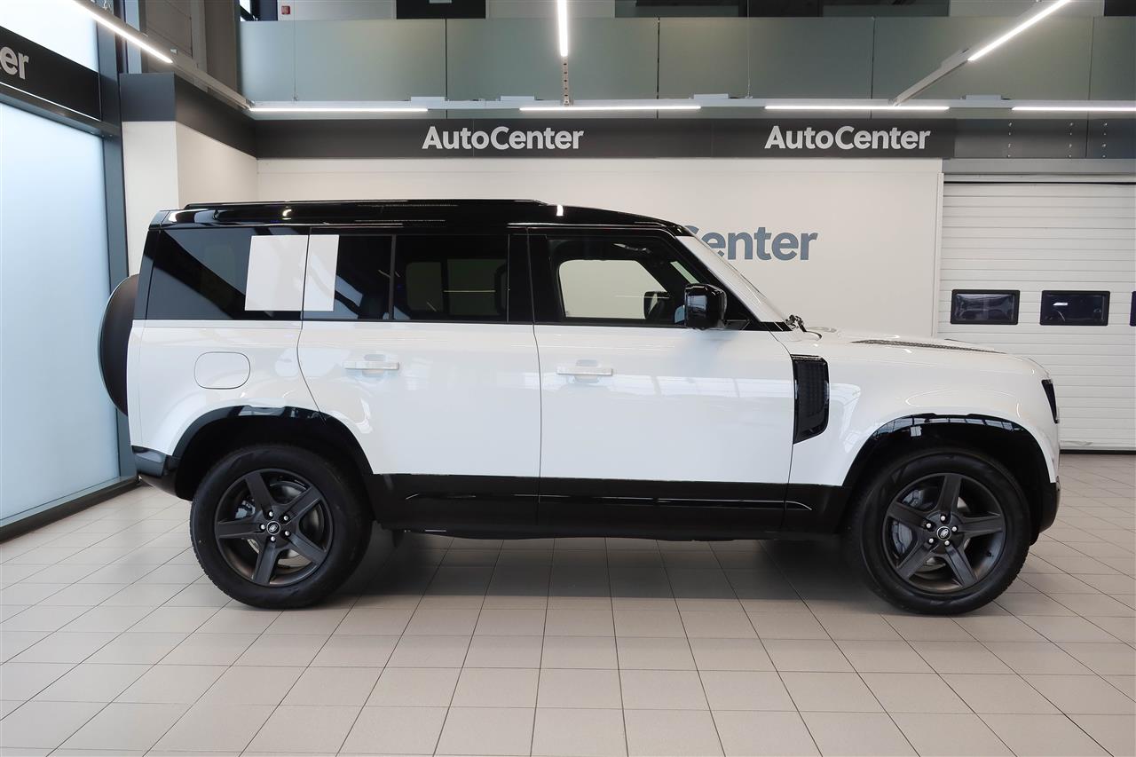 Land Rover Defender 2025
