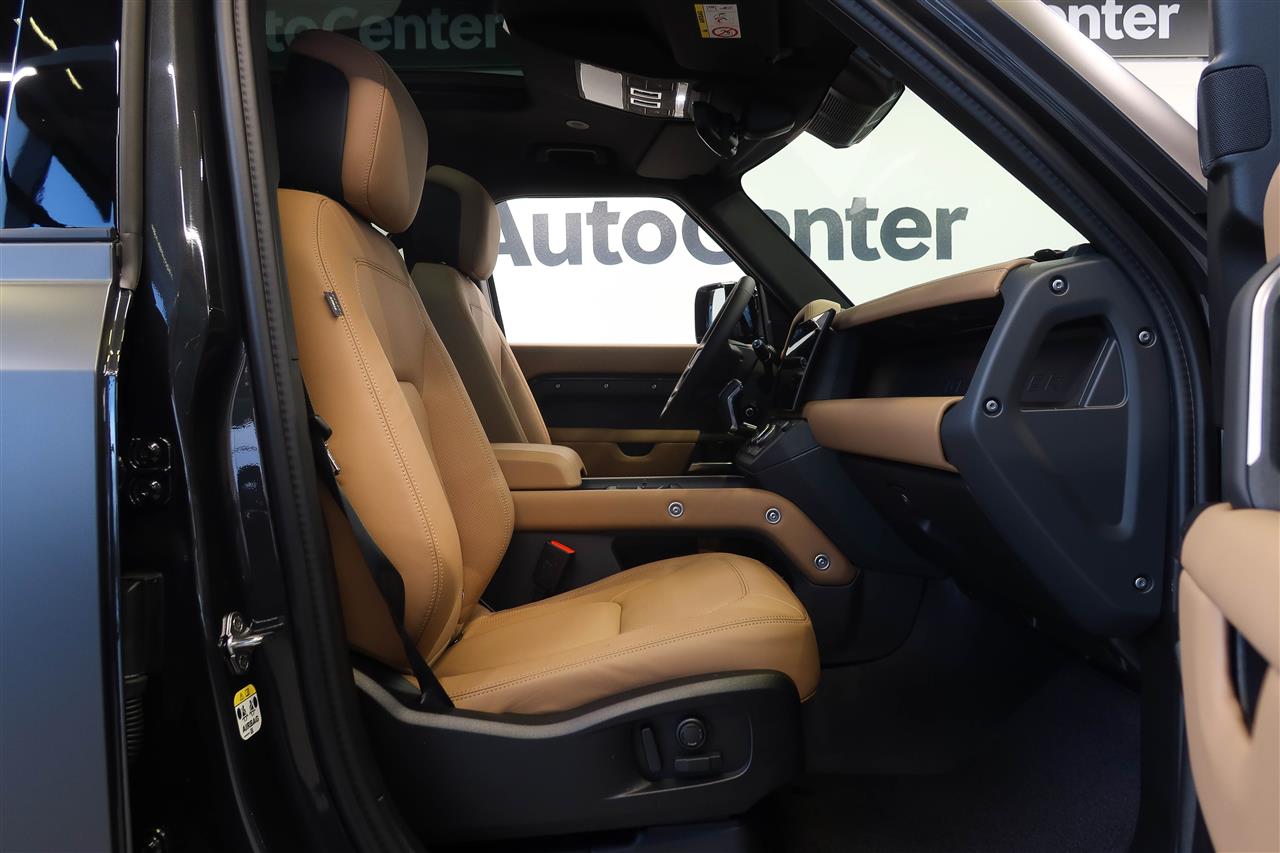 Land Rover Defender 2026