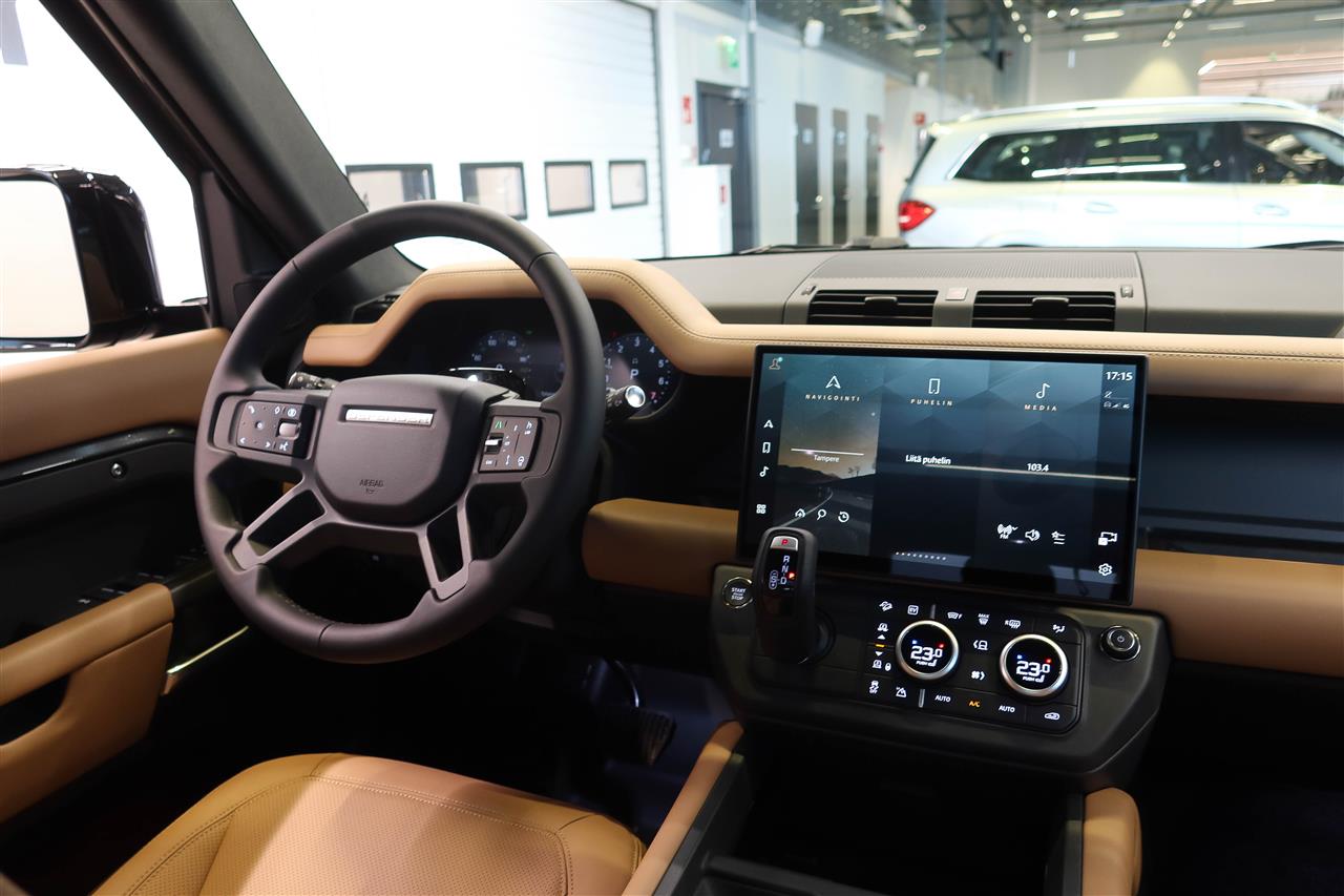 Land Rover Defender 2026