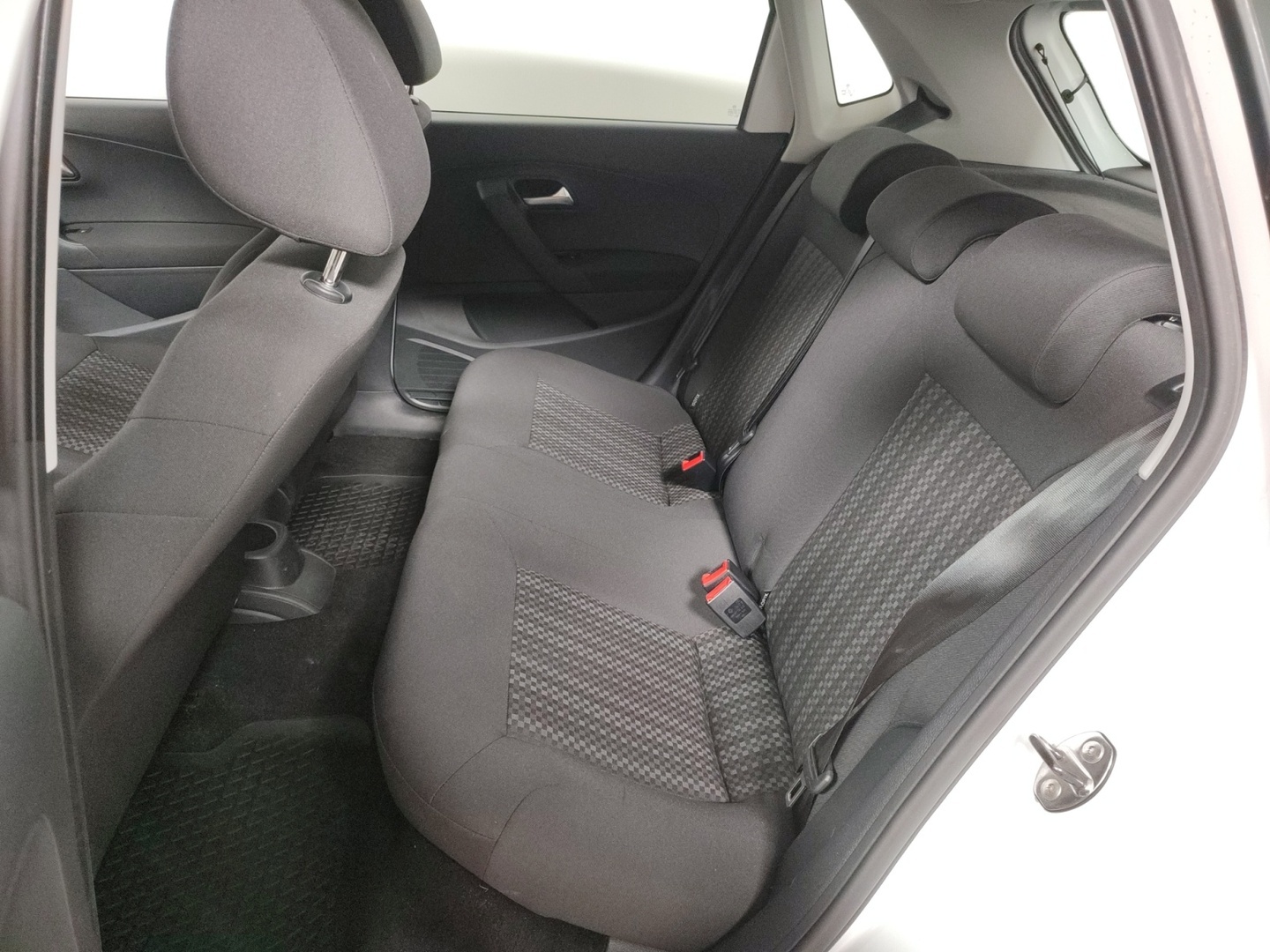 VOLKSWAGEN Polo 2016