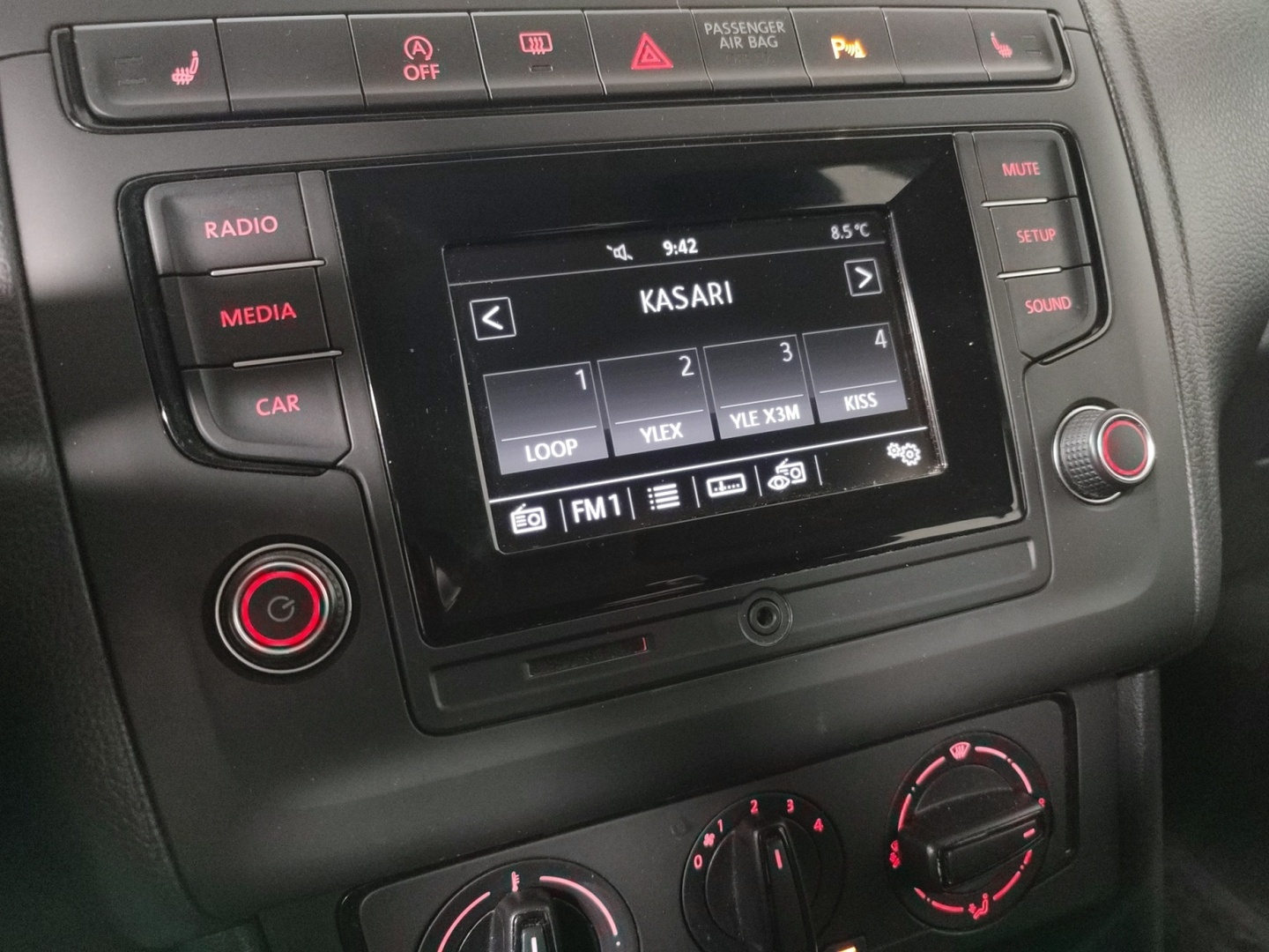 VOLKSWAGEN Polo 2016