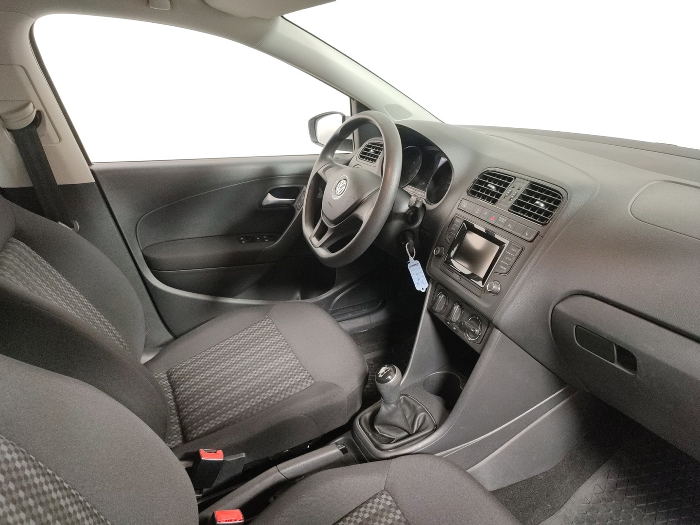 VOLKSWAGEN Polo 2016