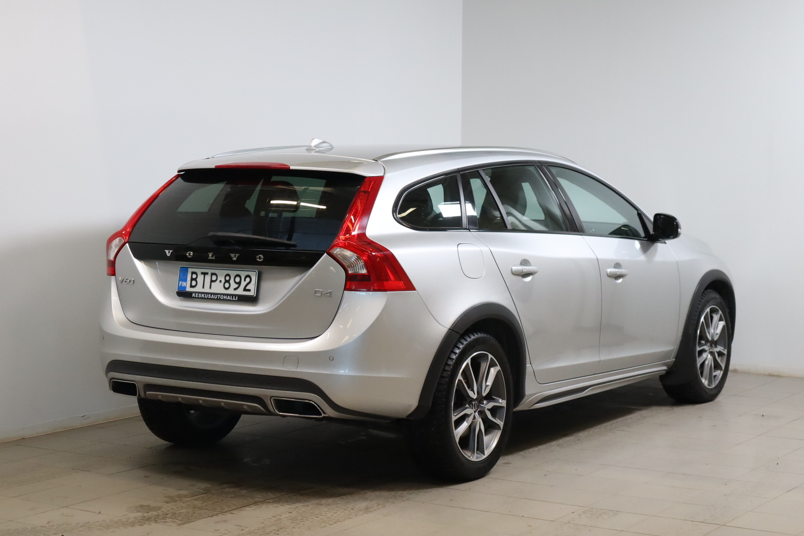 VOLVO V60 Cross Country 2016