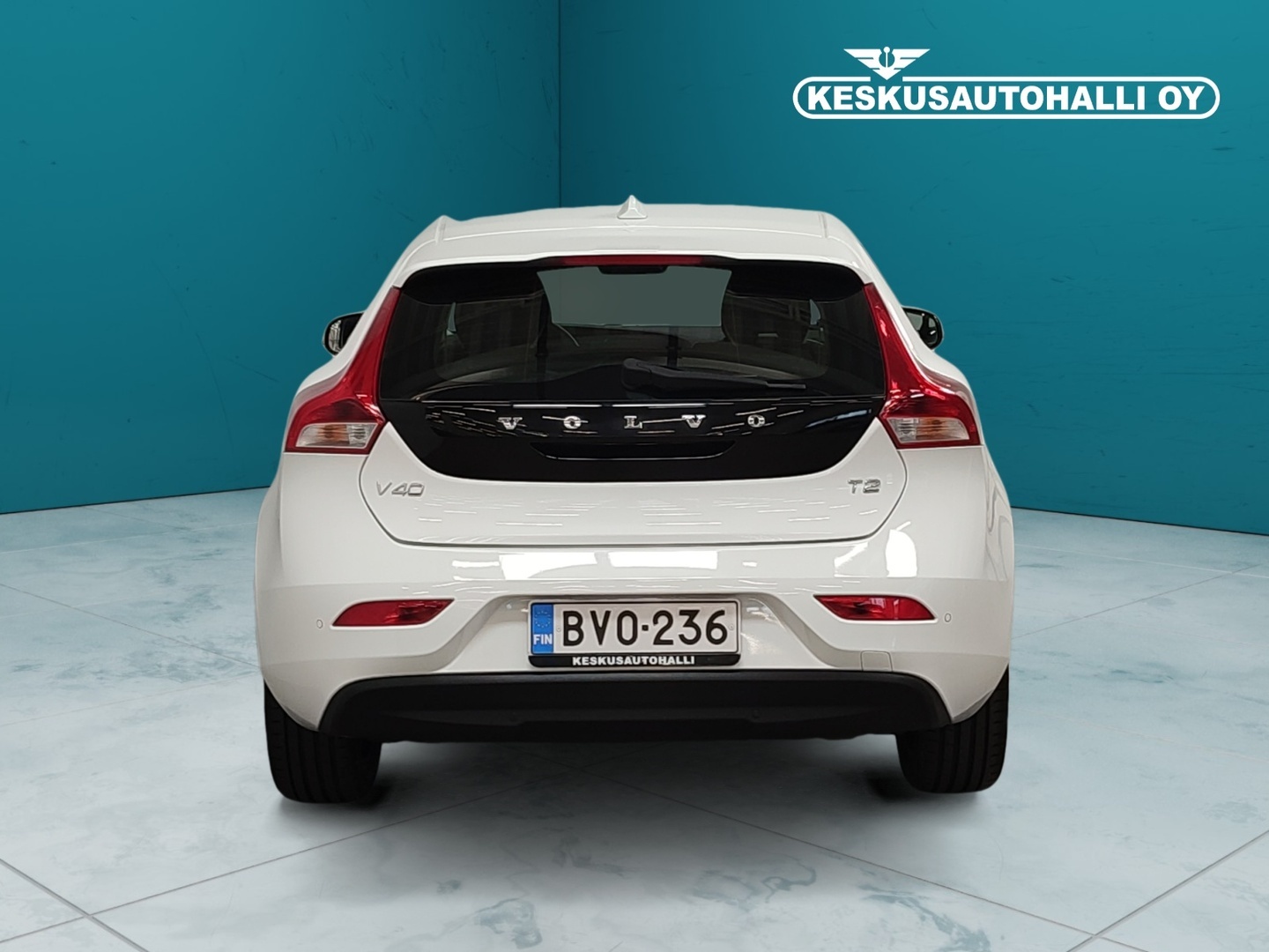 VOLVO V40 2019
