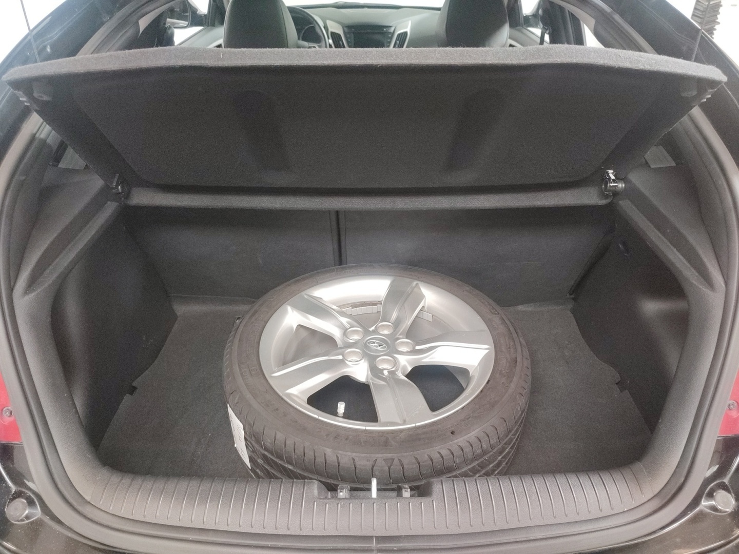 HYUNDAI Veloster 2012