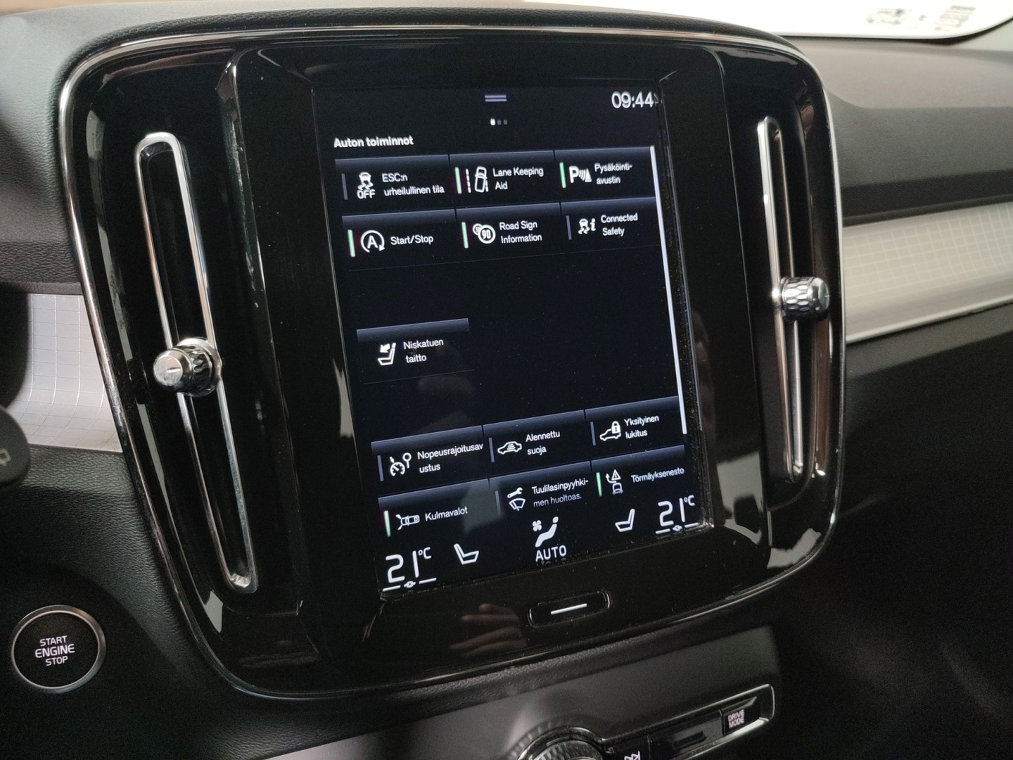 VOLVO XC40 2019