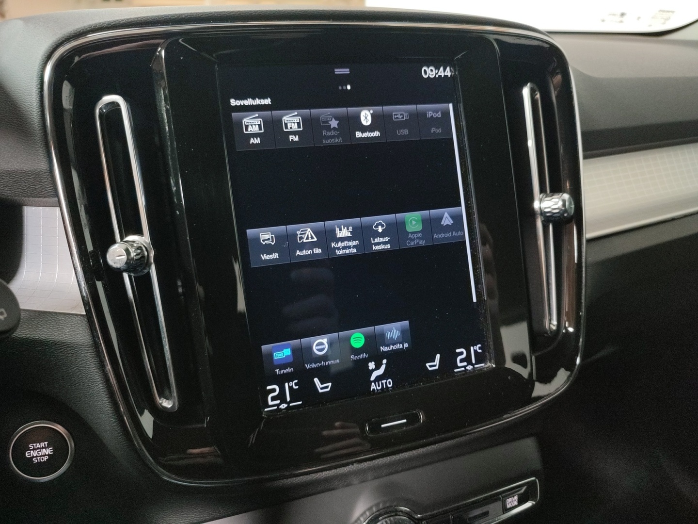 VOLVO XC40 2019