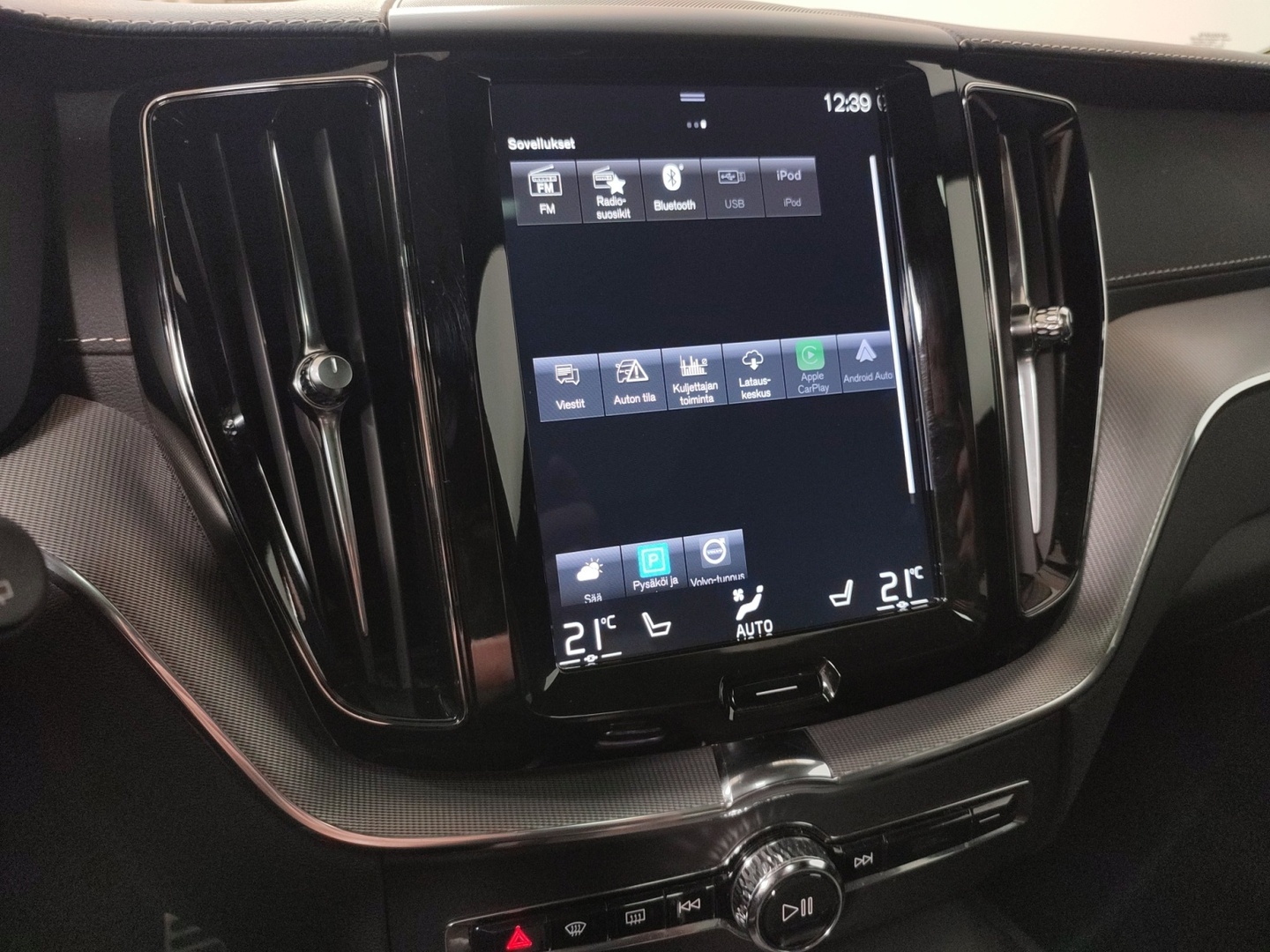 VOLVO XC60 2019