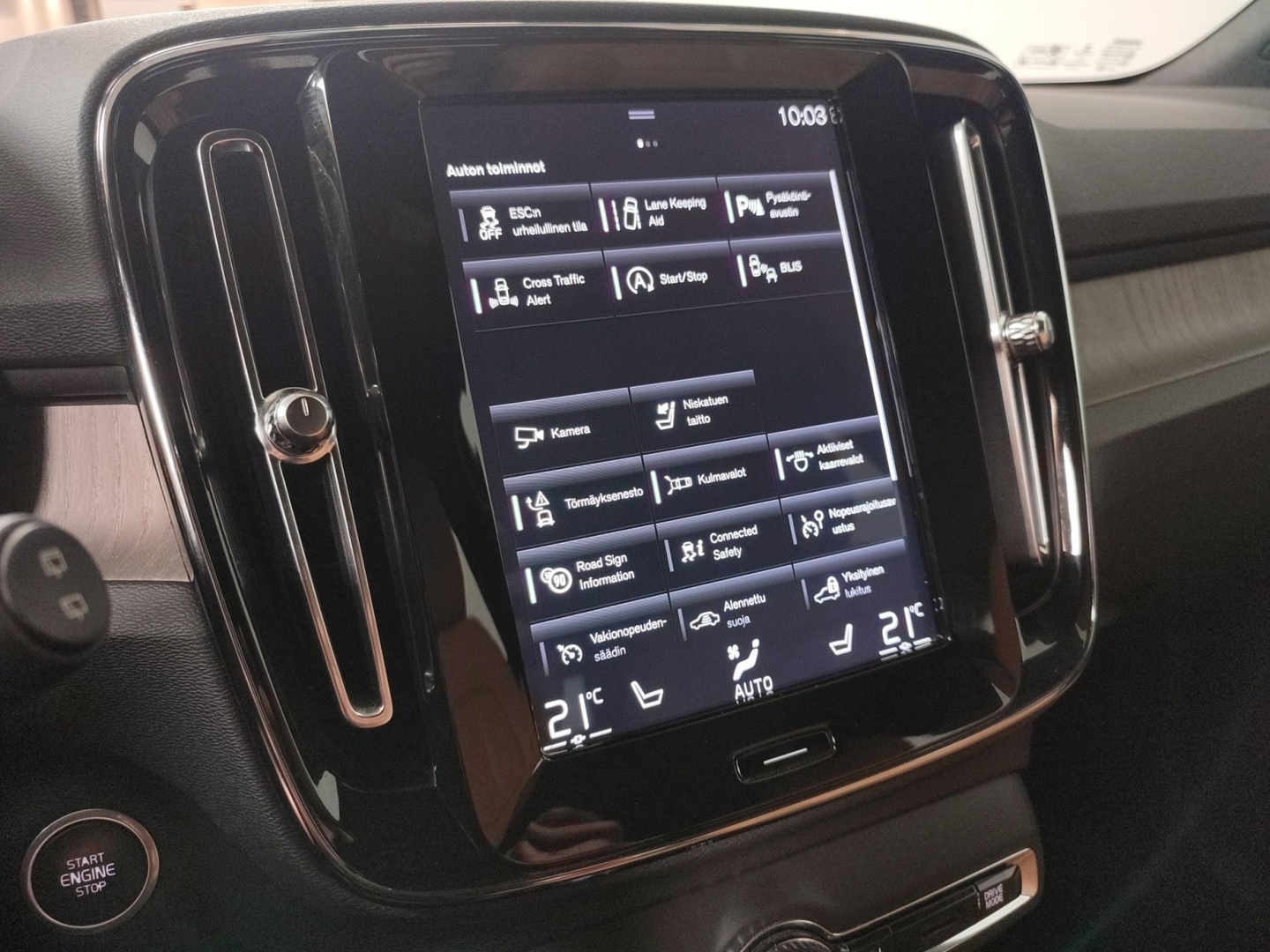 VOLVO XC40 2020