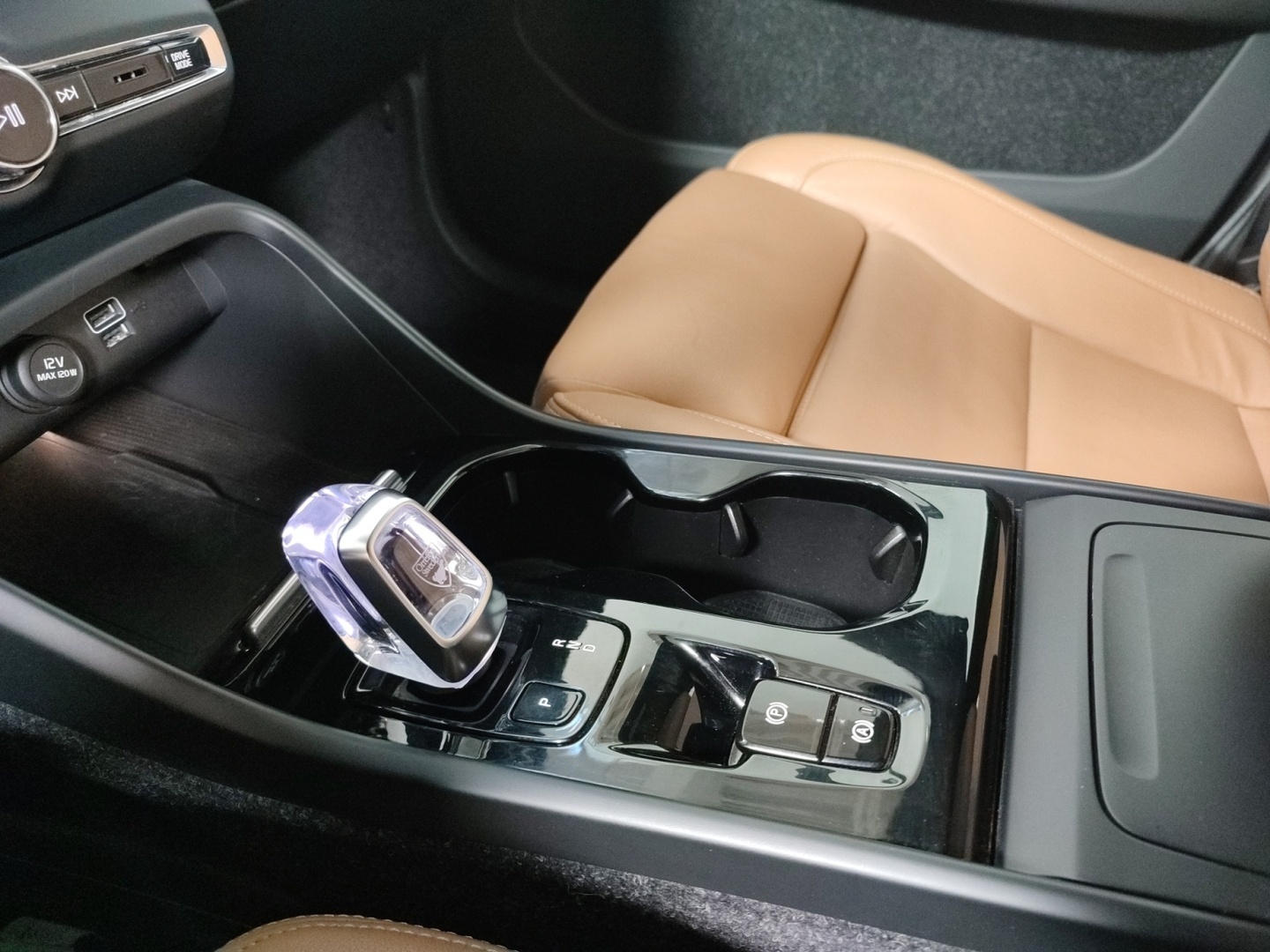 VOLVO XC40 2020