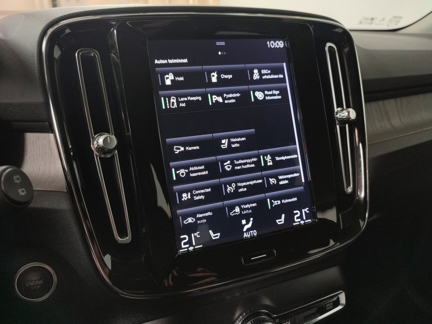 VOLVO XC40 2020