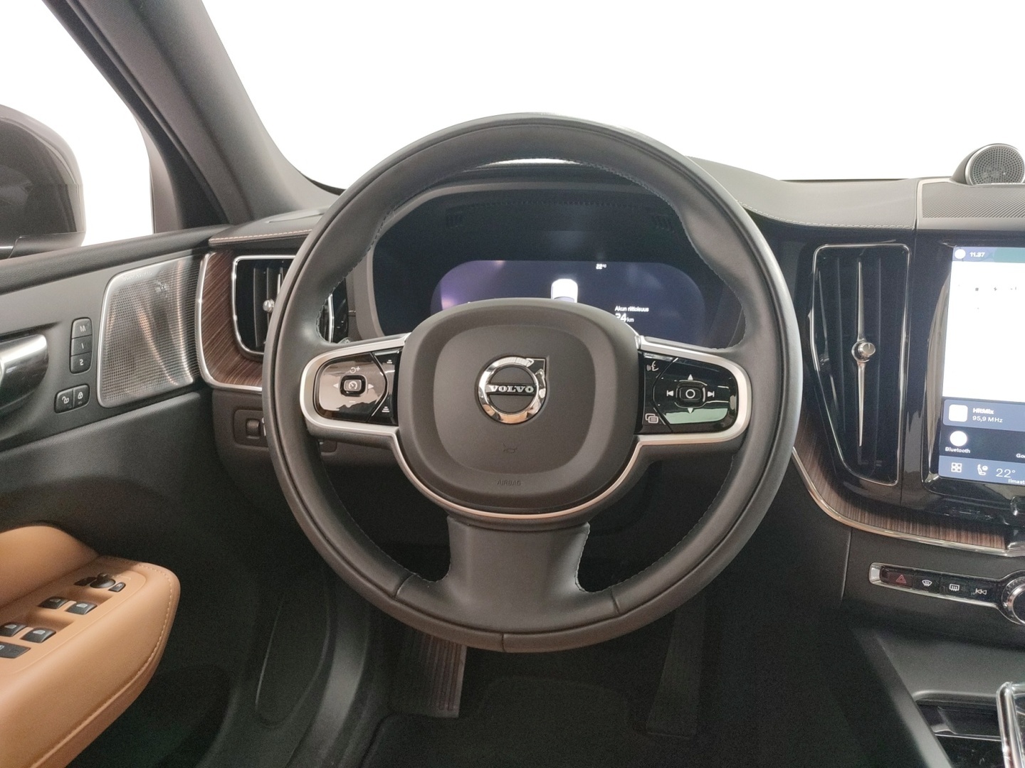 VOLVO XC60 2022