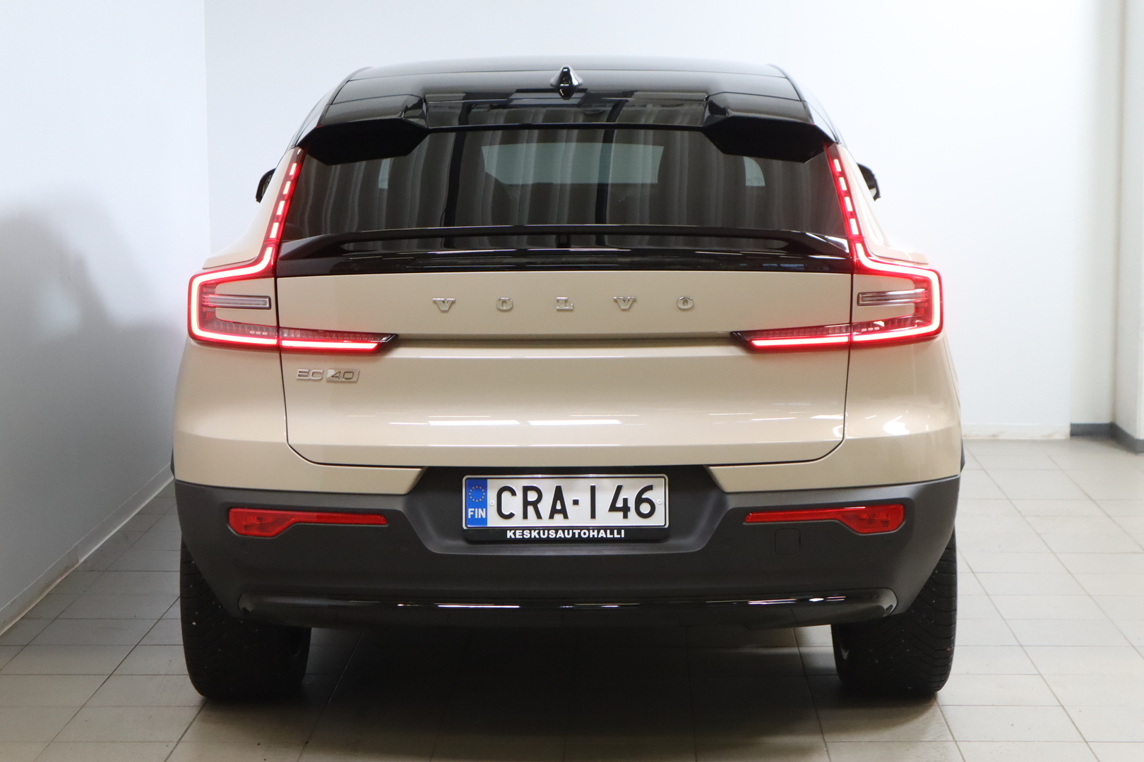 VOLVO EC40 2025