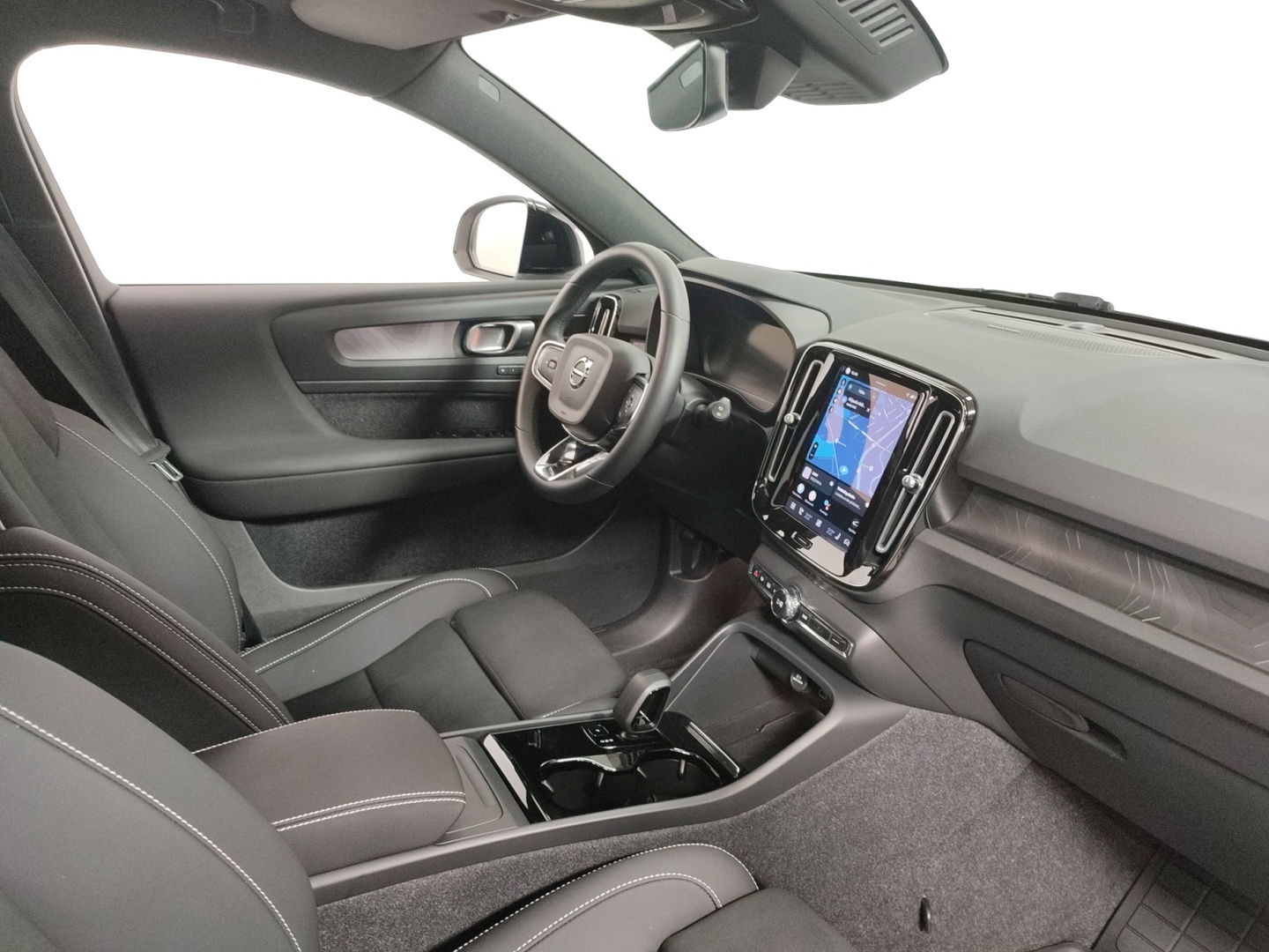 VOLVO XC40 2023