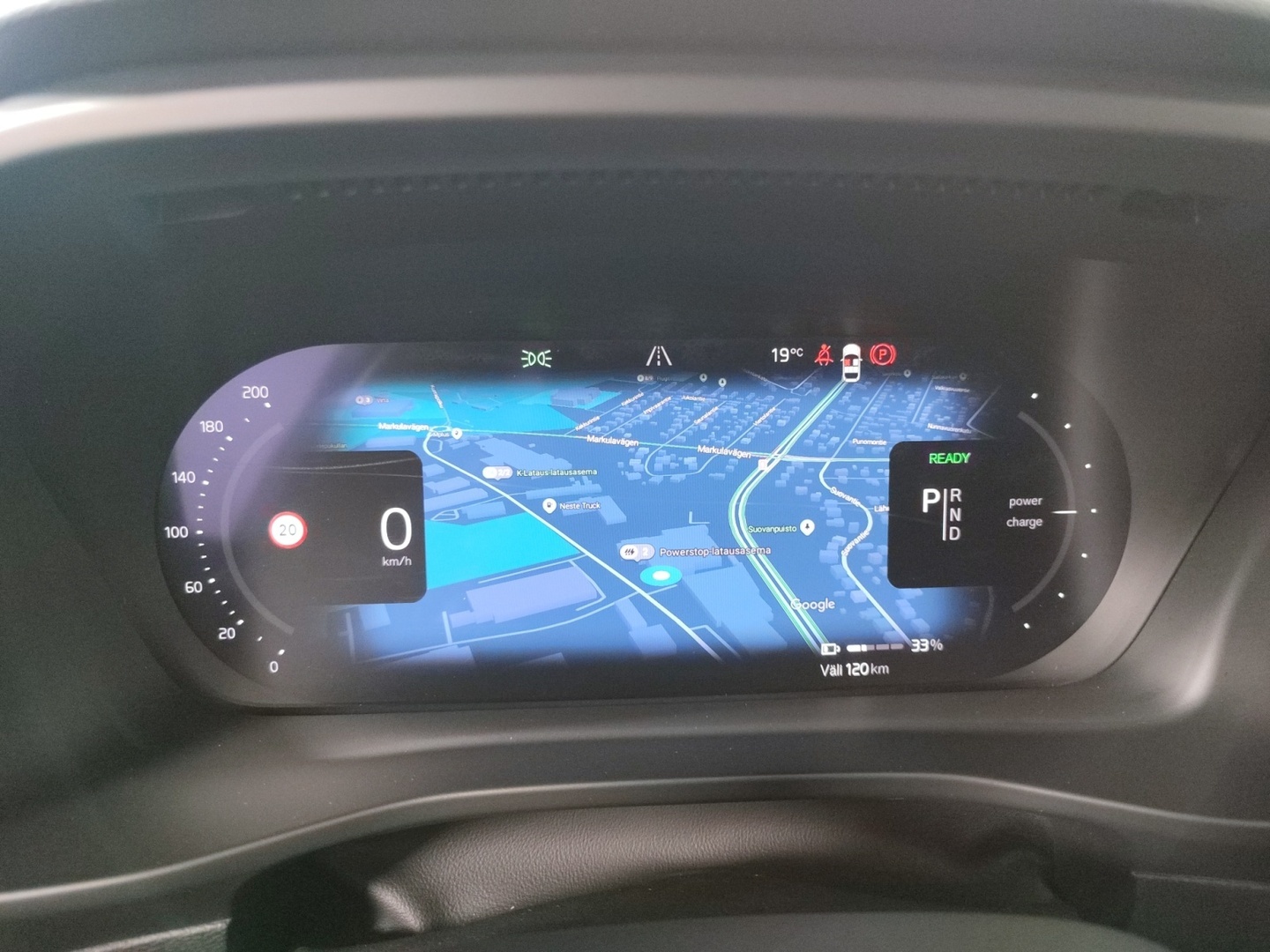 VOLVO XC40 2023